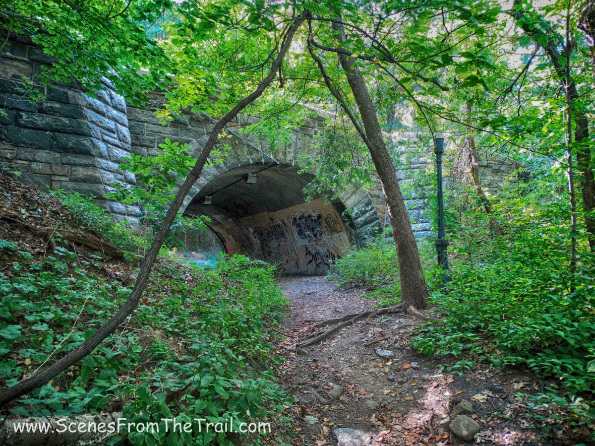 tunnel that crossed beneath the northbound lanes of the Henry Hudson Parkway