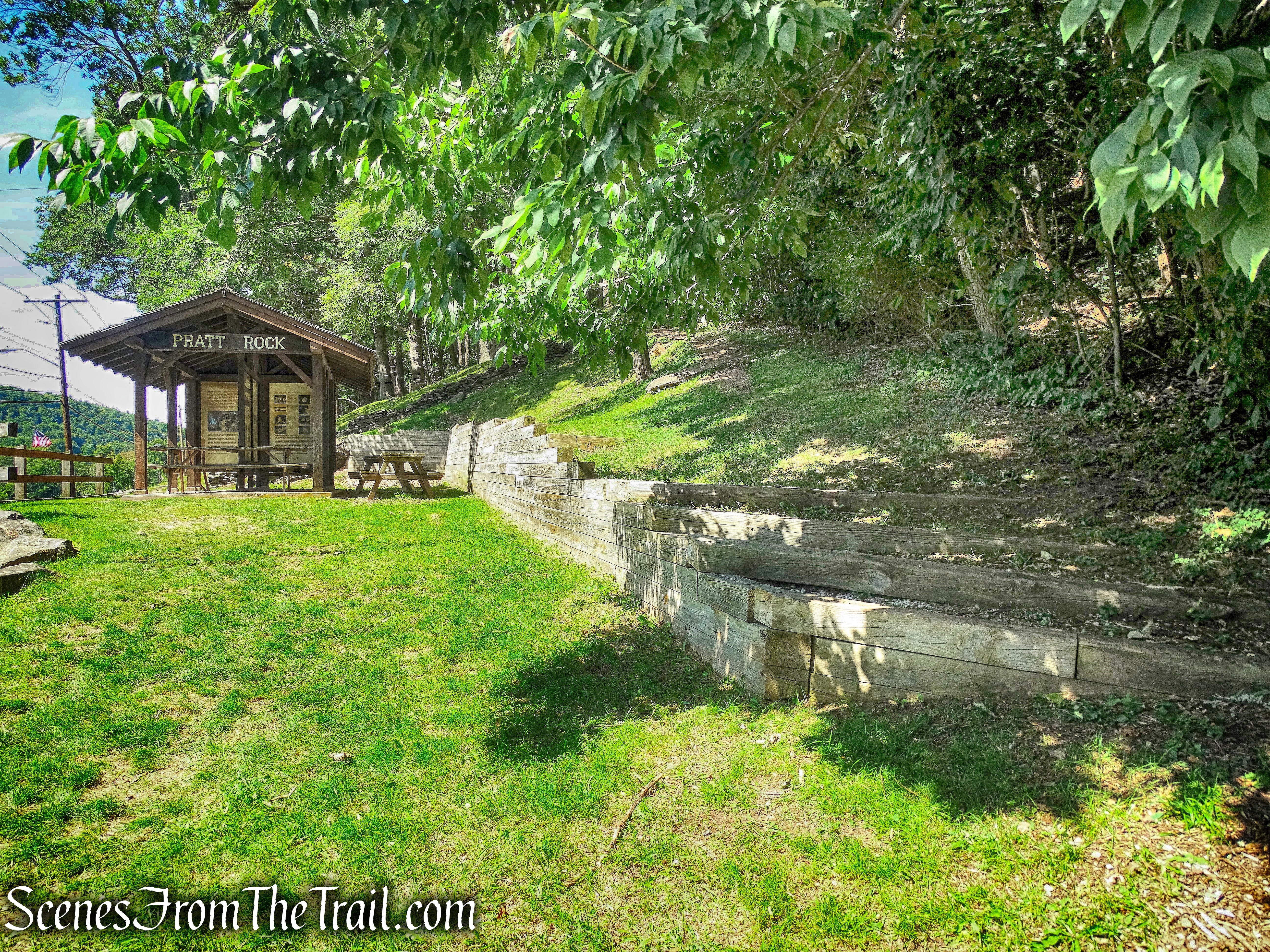 unmarked trail to Pratt Rock