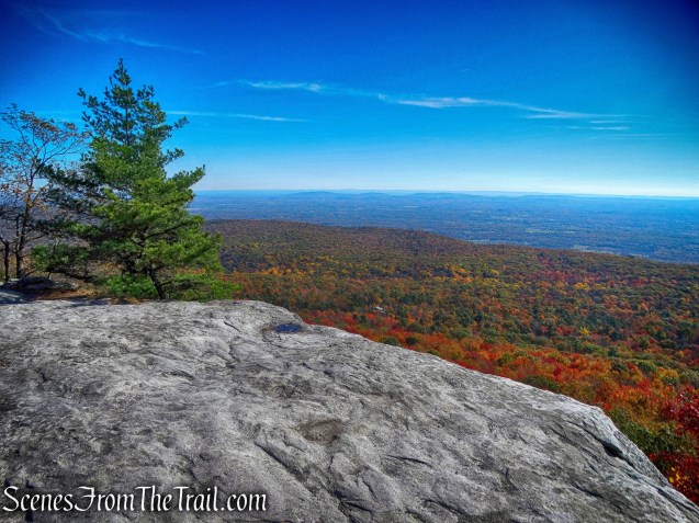 rock ledge - Lake Minnewaska Carriage Road