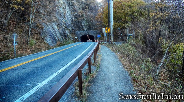 Walking south on Route 9D towards the Breakneck Ridge Trailhead