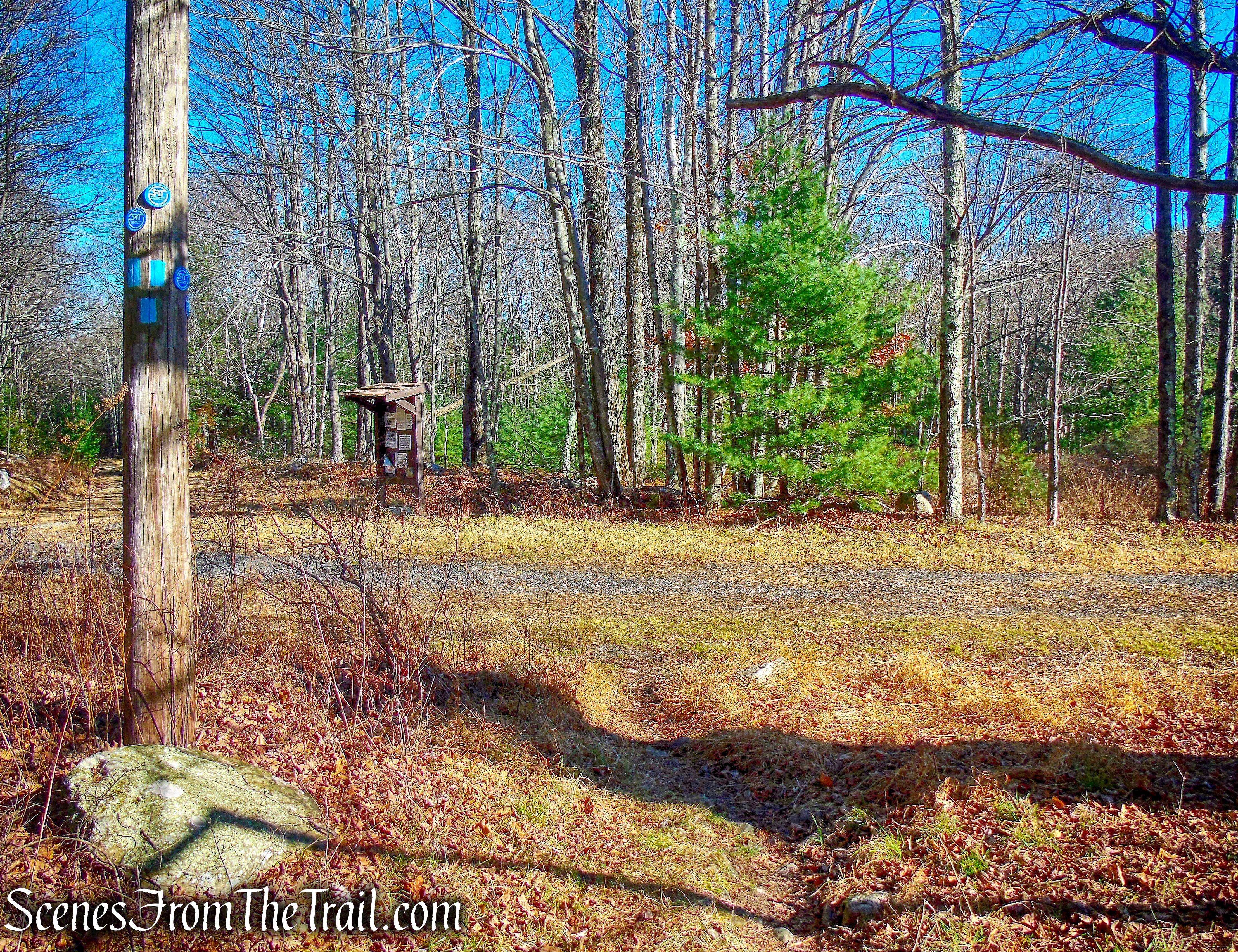 junction with the pink-blazed Wawarsing Turnpike Trail