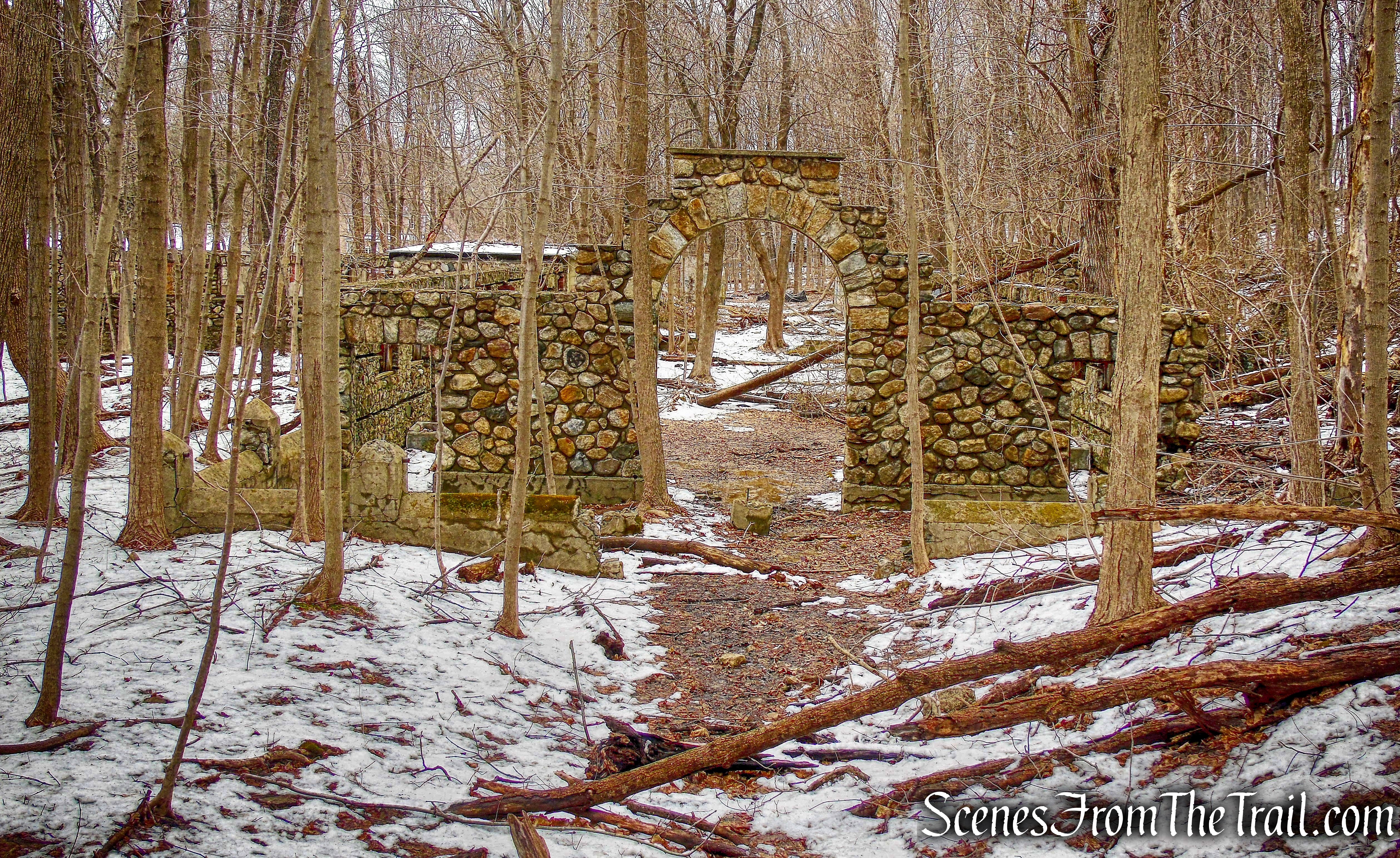 Dairy building - Mohegan Farm ruins