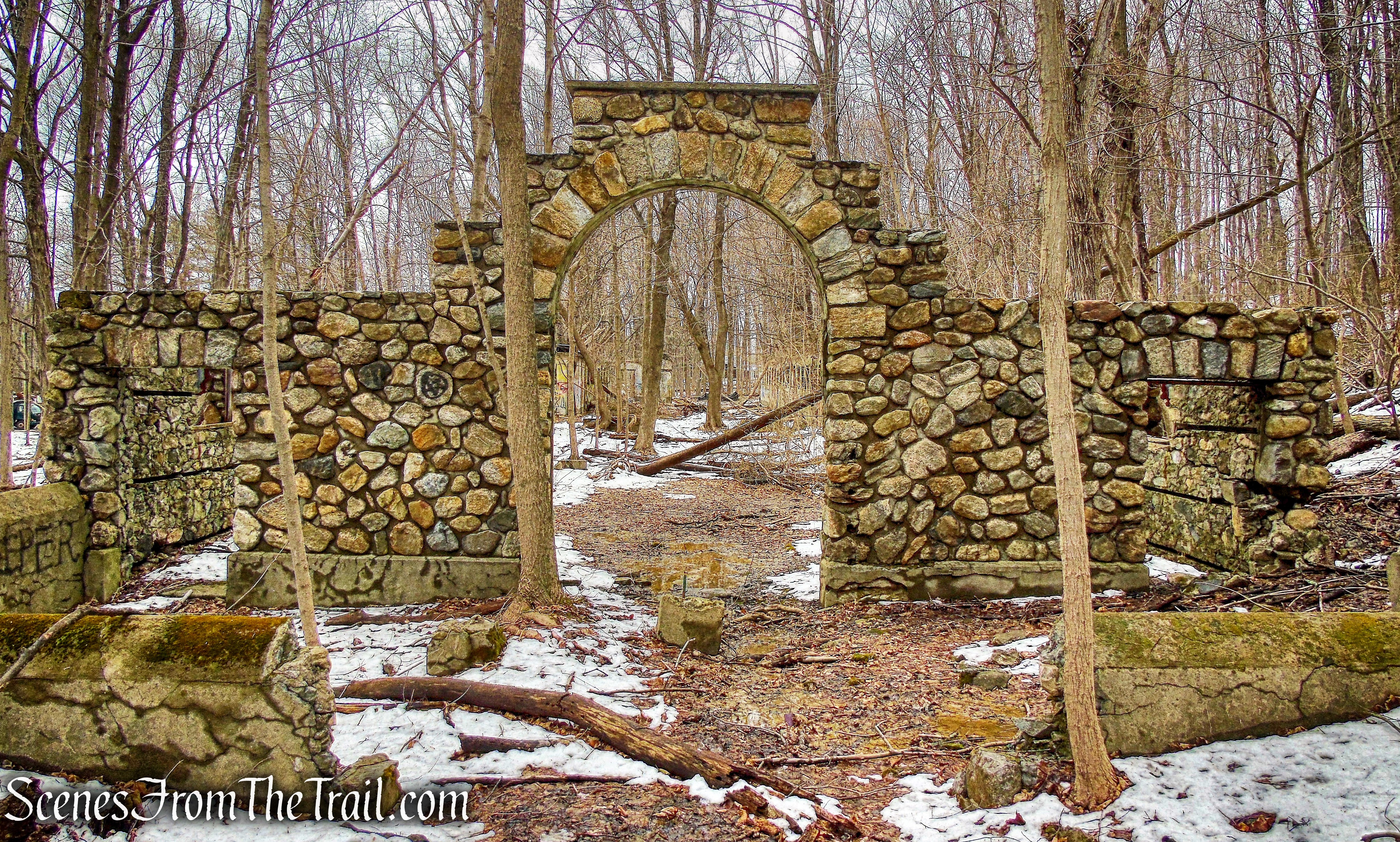Dairy building - Mohegan Farm ruins