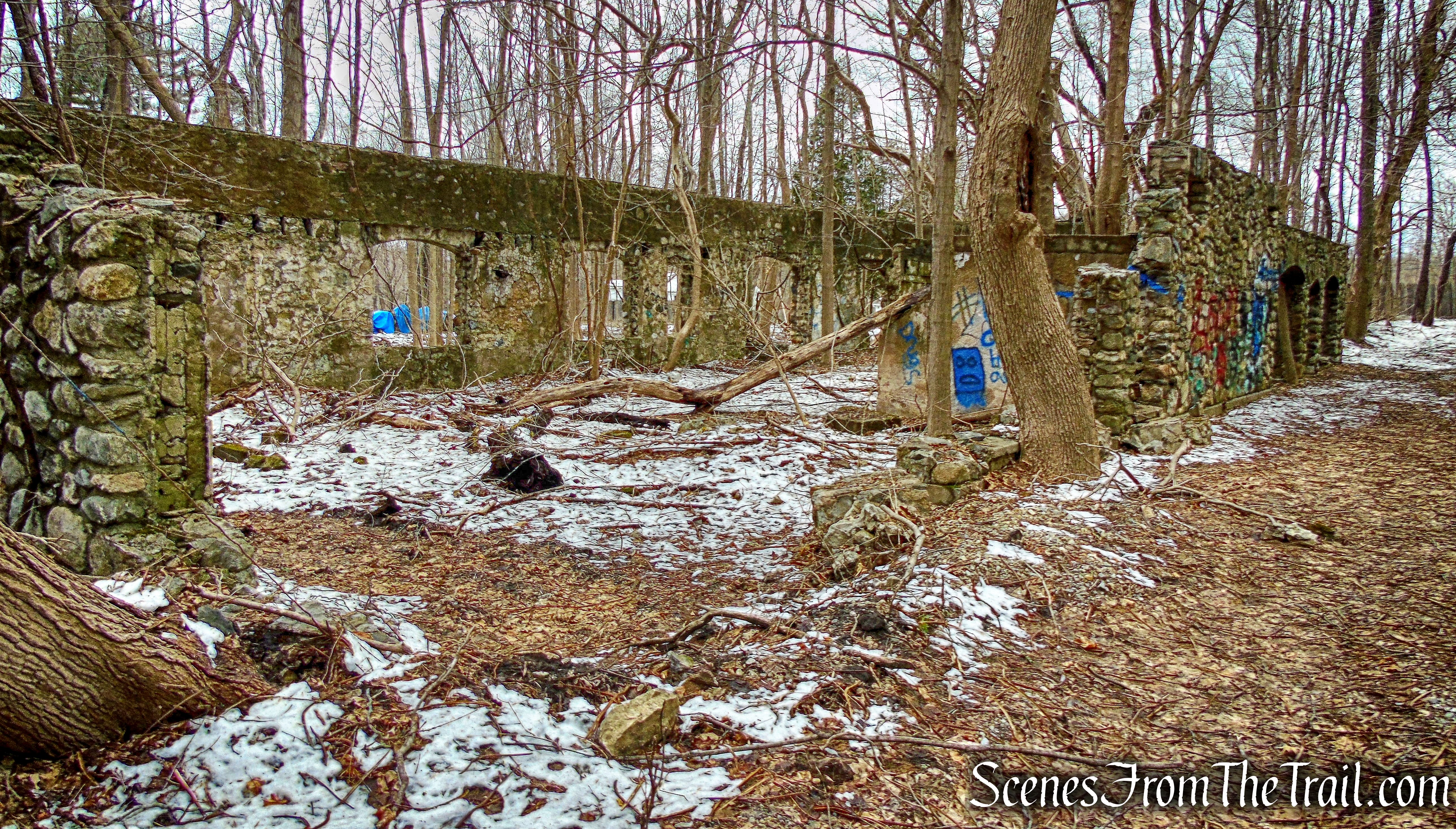 general purpose building -  Mohegan Farm ruins