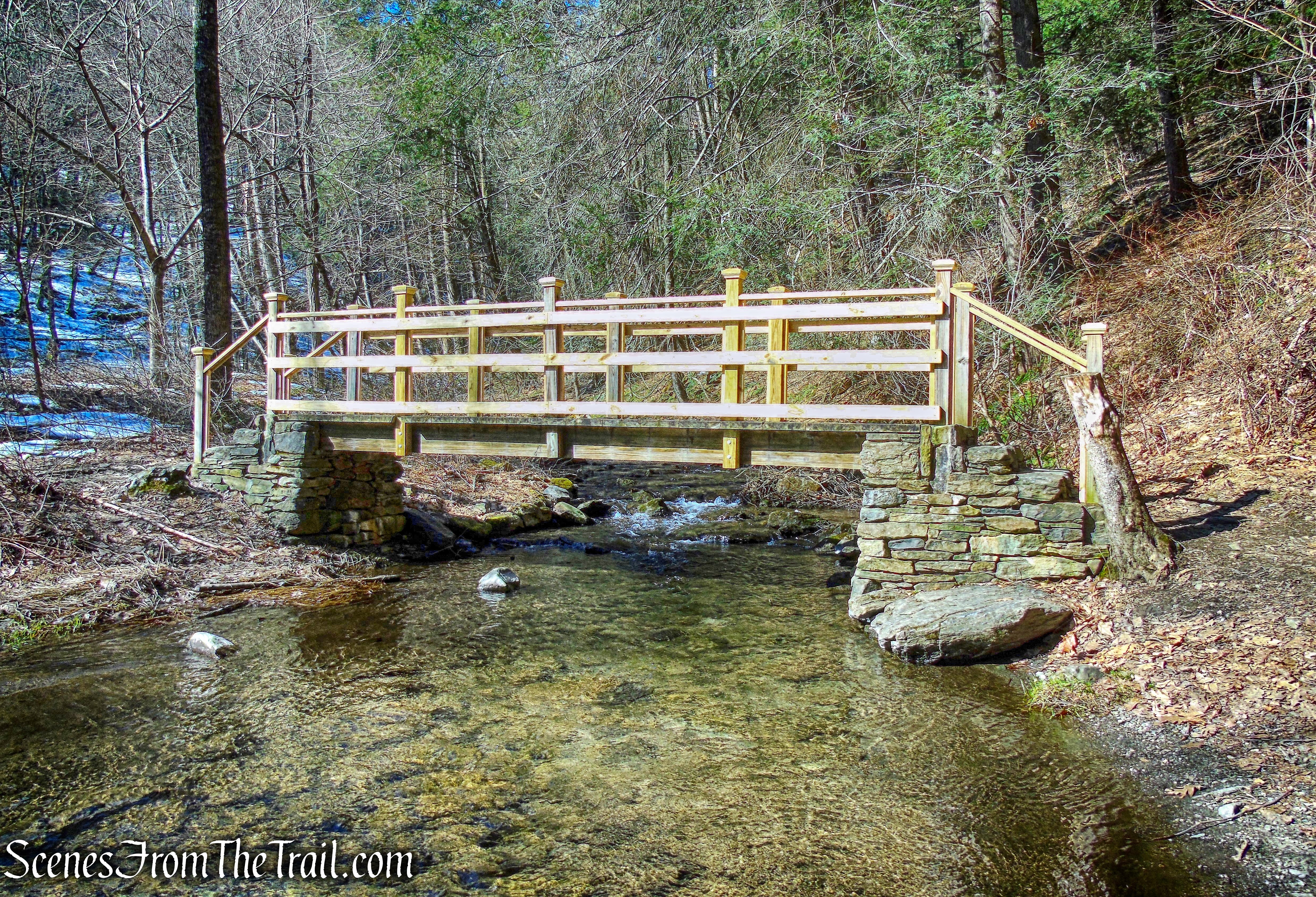 wooden footbridge - Dover Stone Church