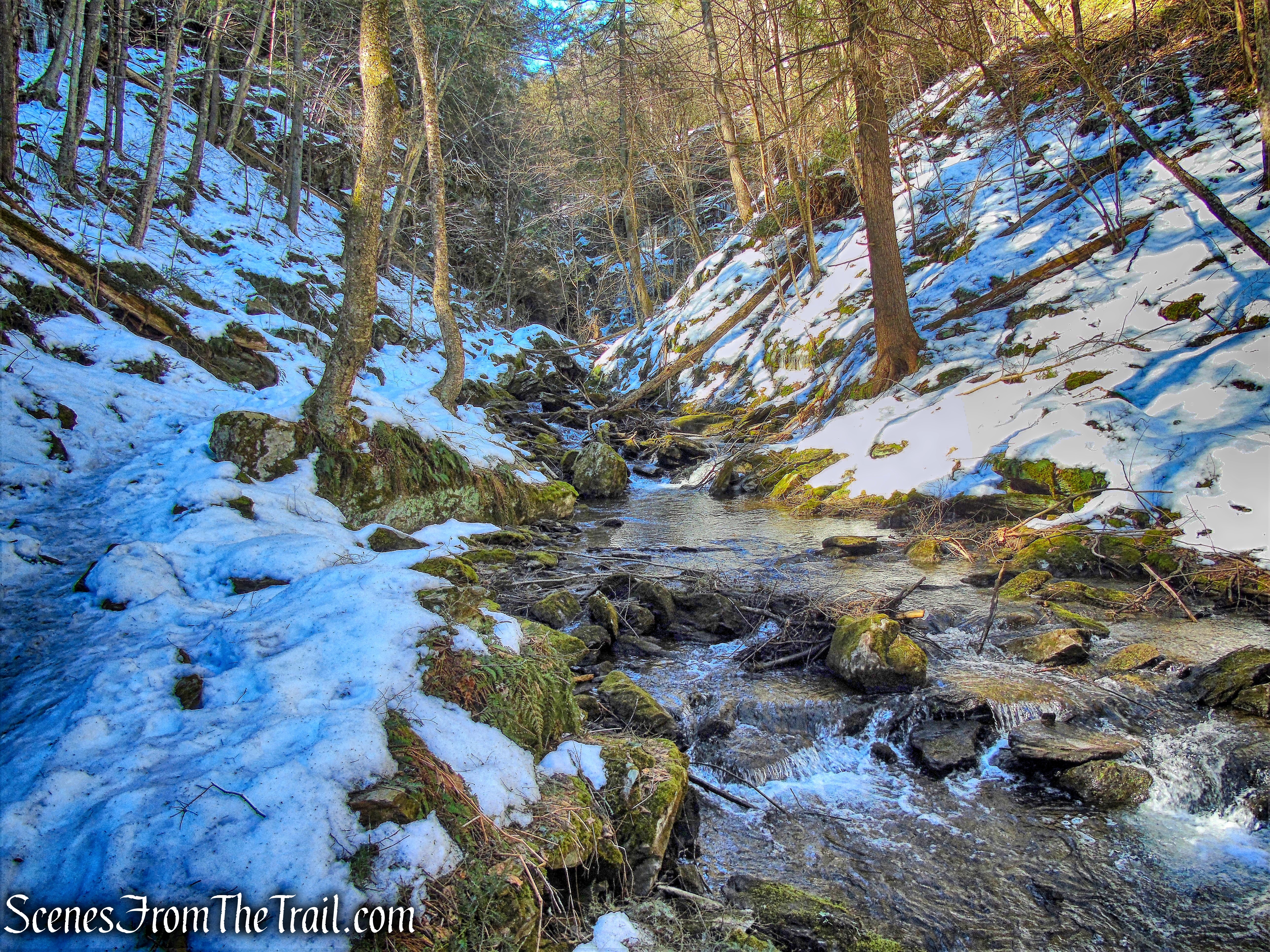 picturesque gorge - Dover Stone Church