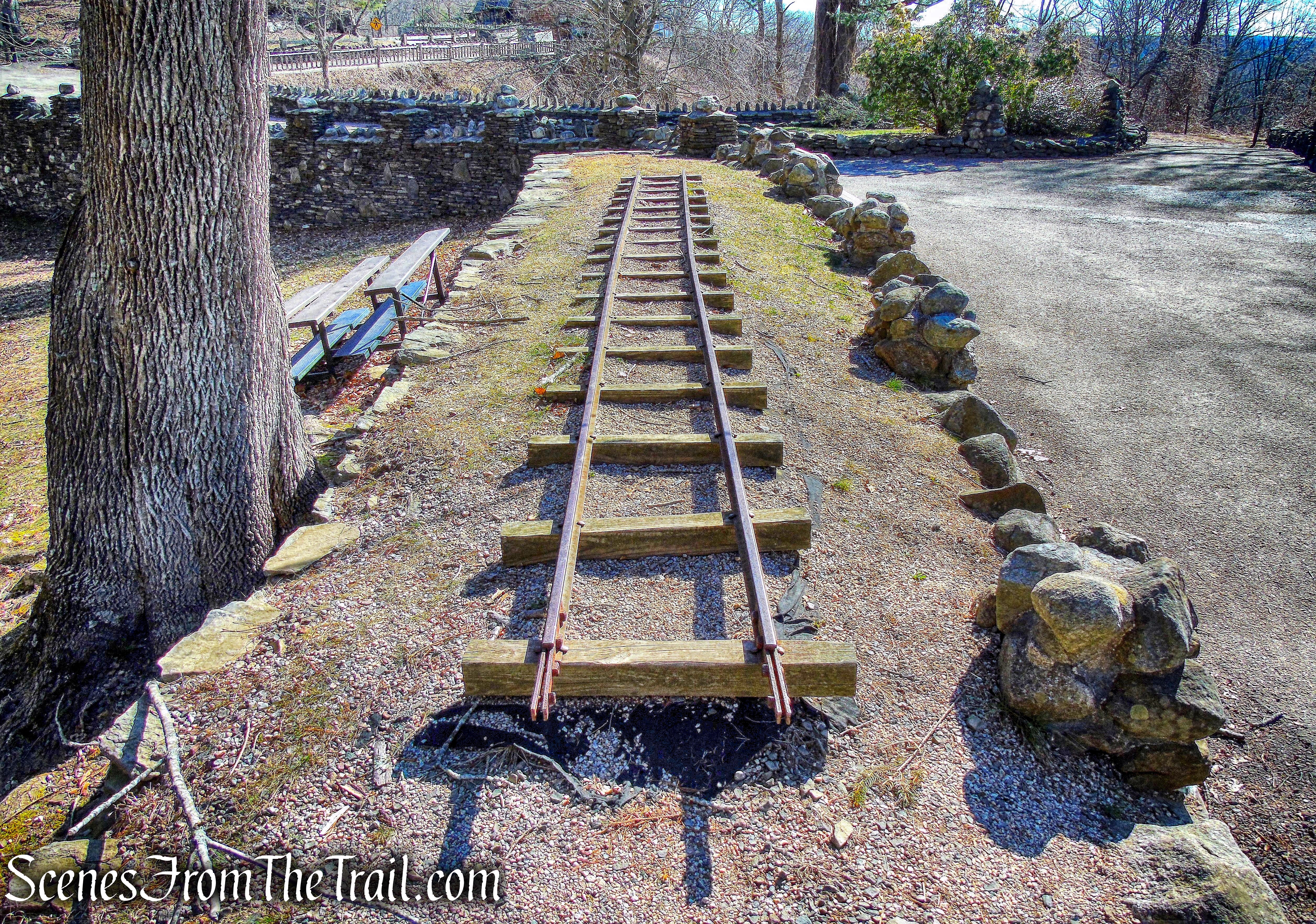 tracks - Gillette Castle State Park