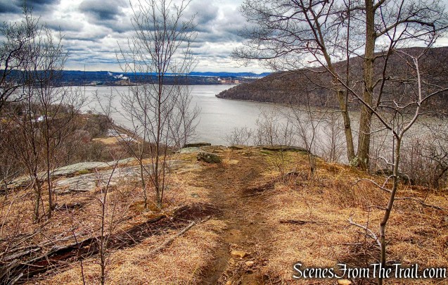 southern viewpoint - Camp Smith Trail