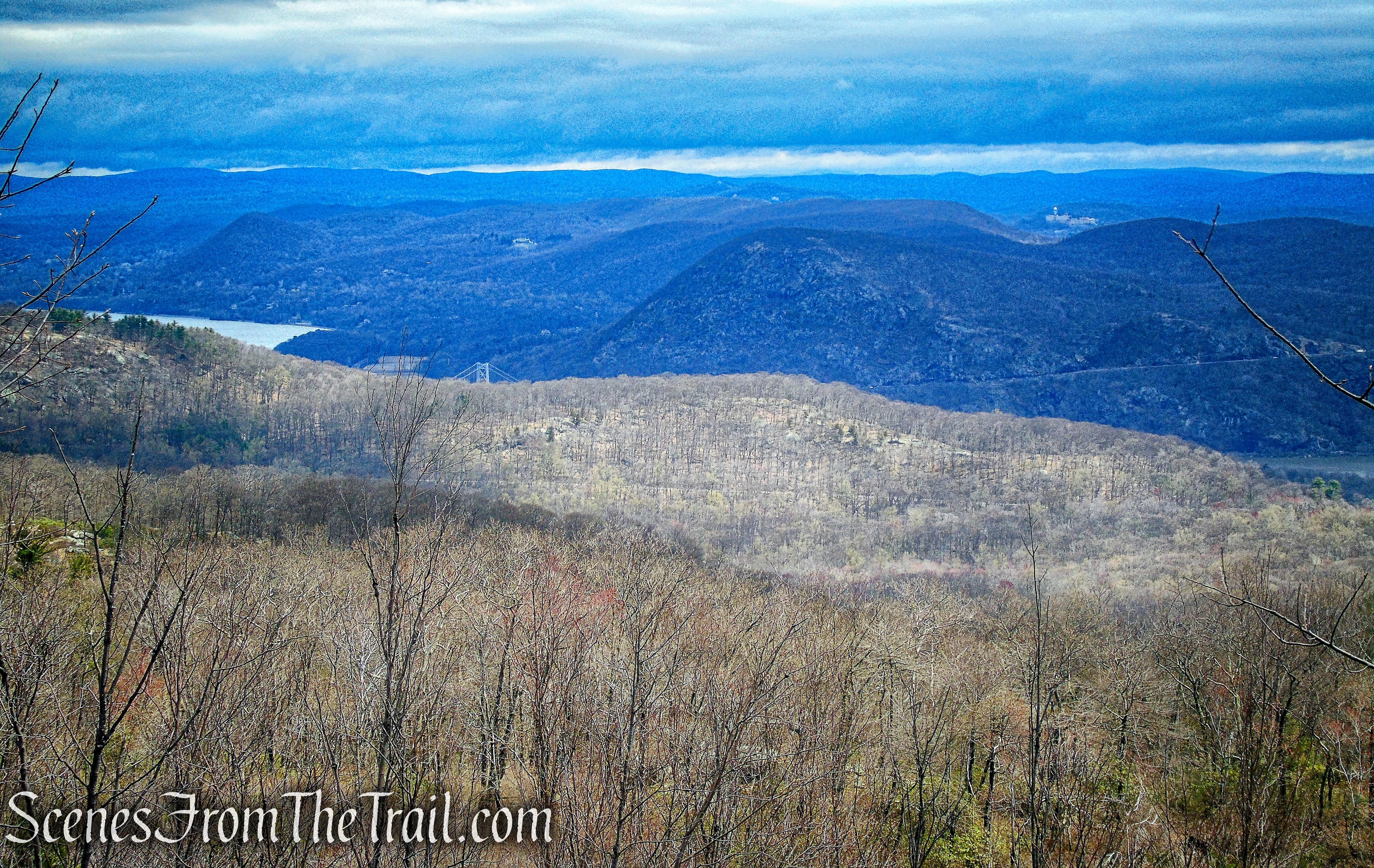 east-facing viewpoint - coaligned AT/Timp-Torne Trail