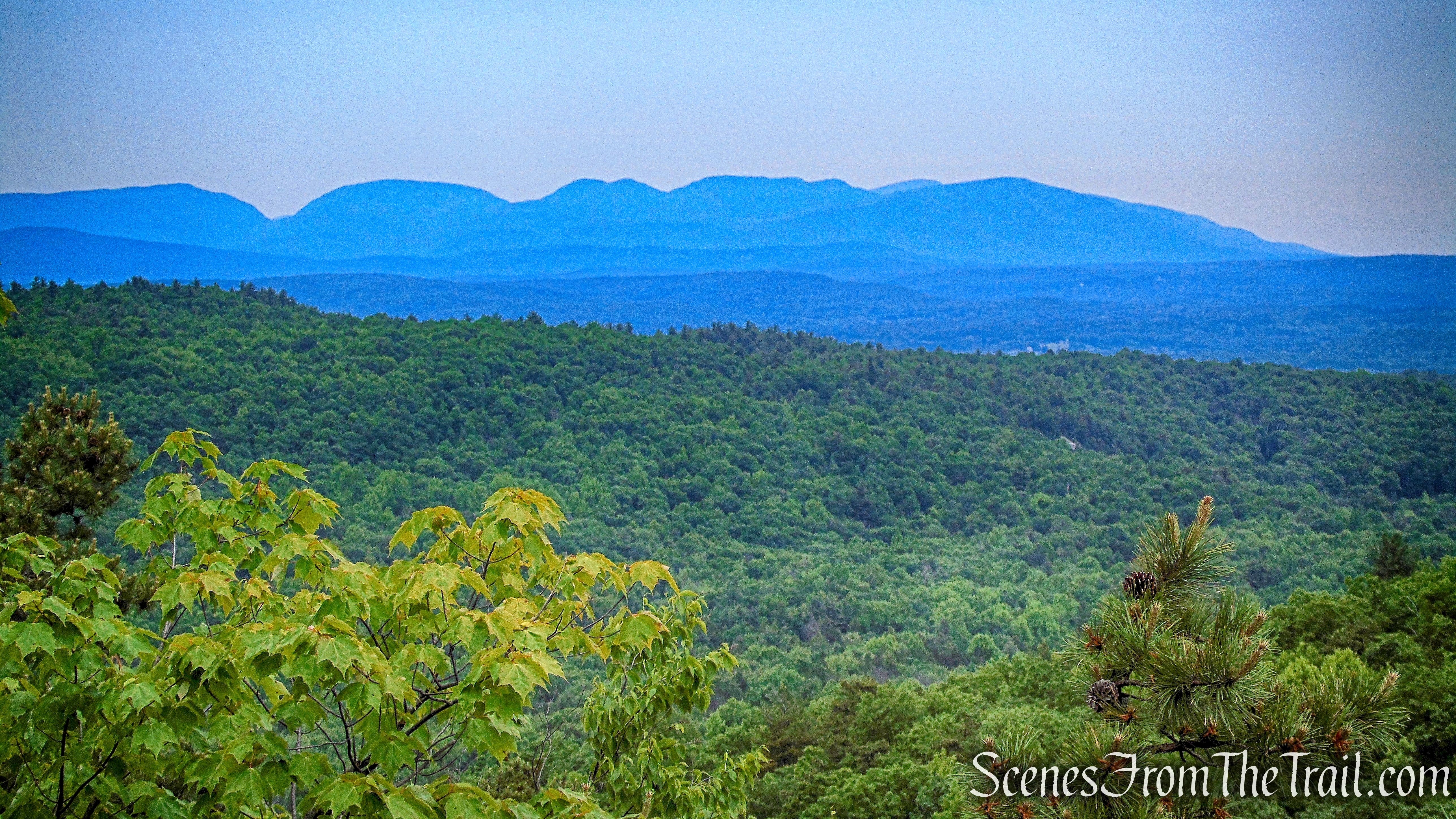 Devil's Path range of the Catskills - Millbrook Mountain