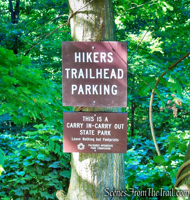hikers parking area on Kanawauke Road