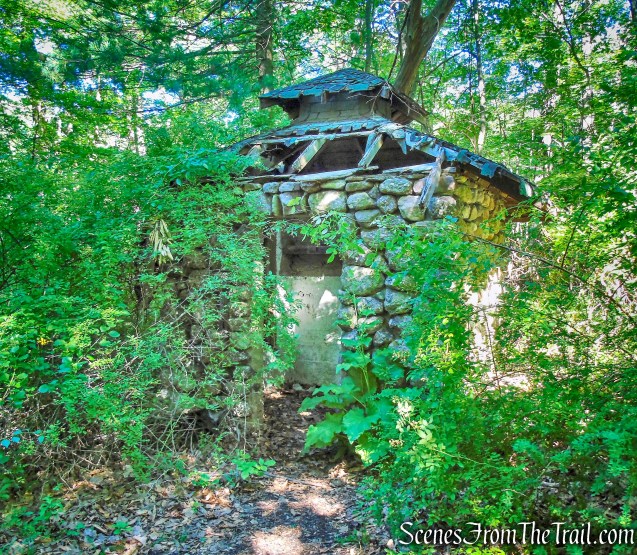 stone gatehouse - S-BM Trail