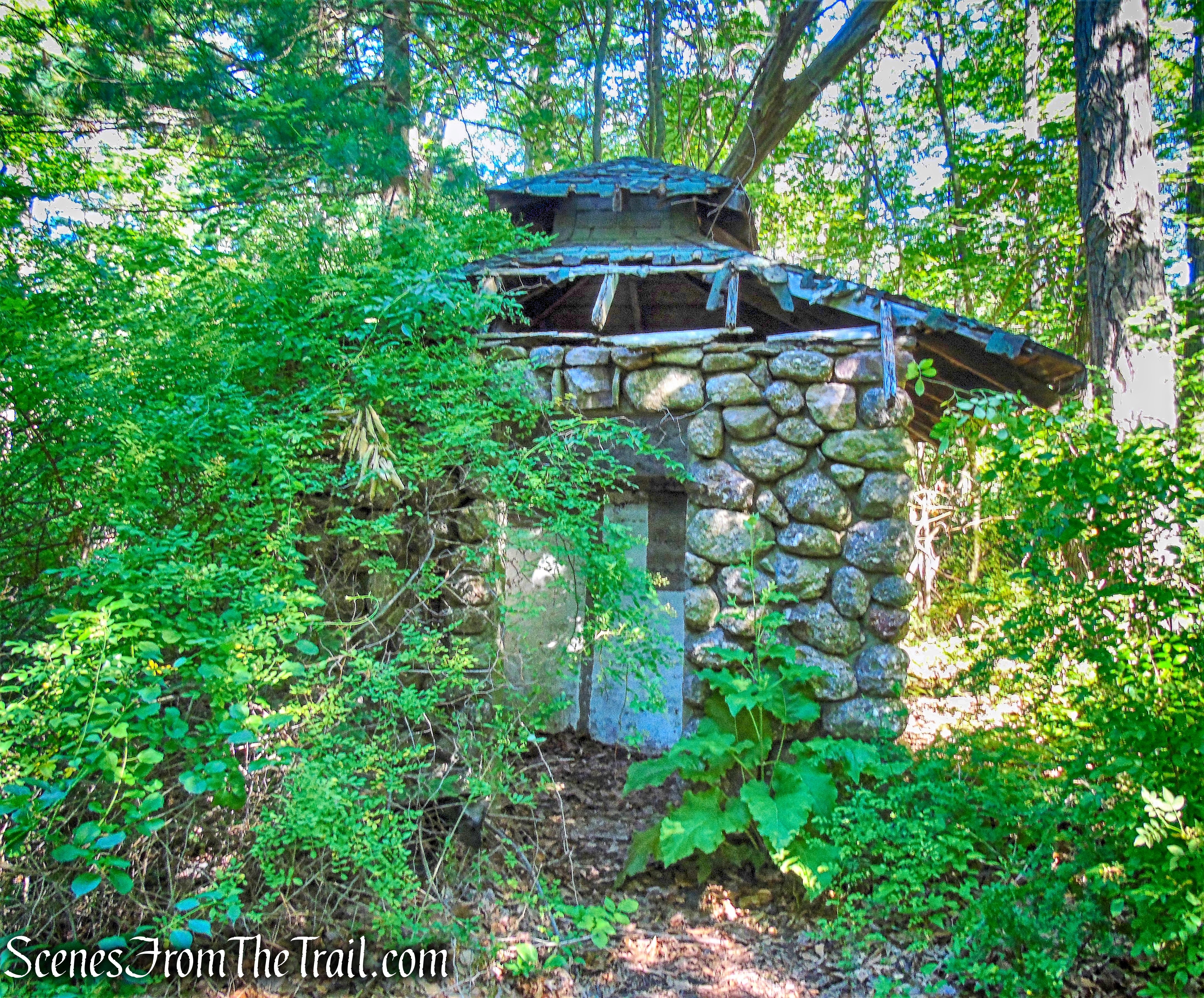 stone gatehouse - S-BM Trail
