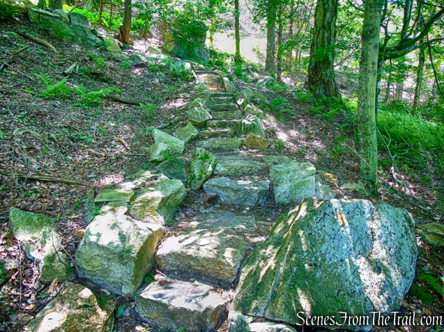 Rainbows Falls Footpath