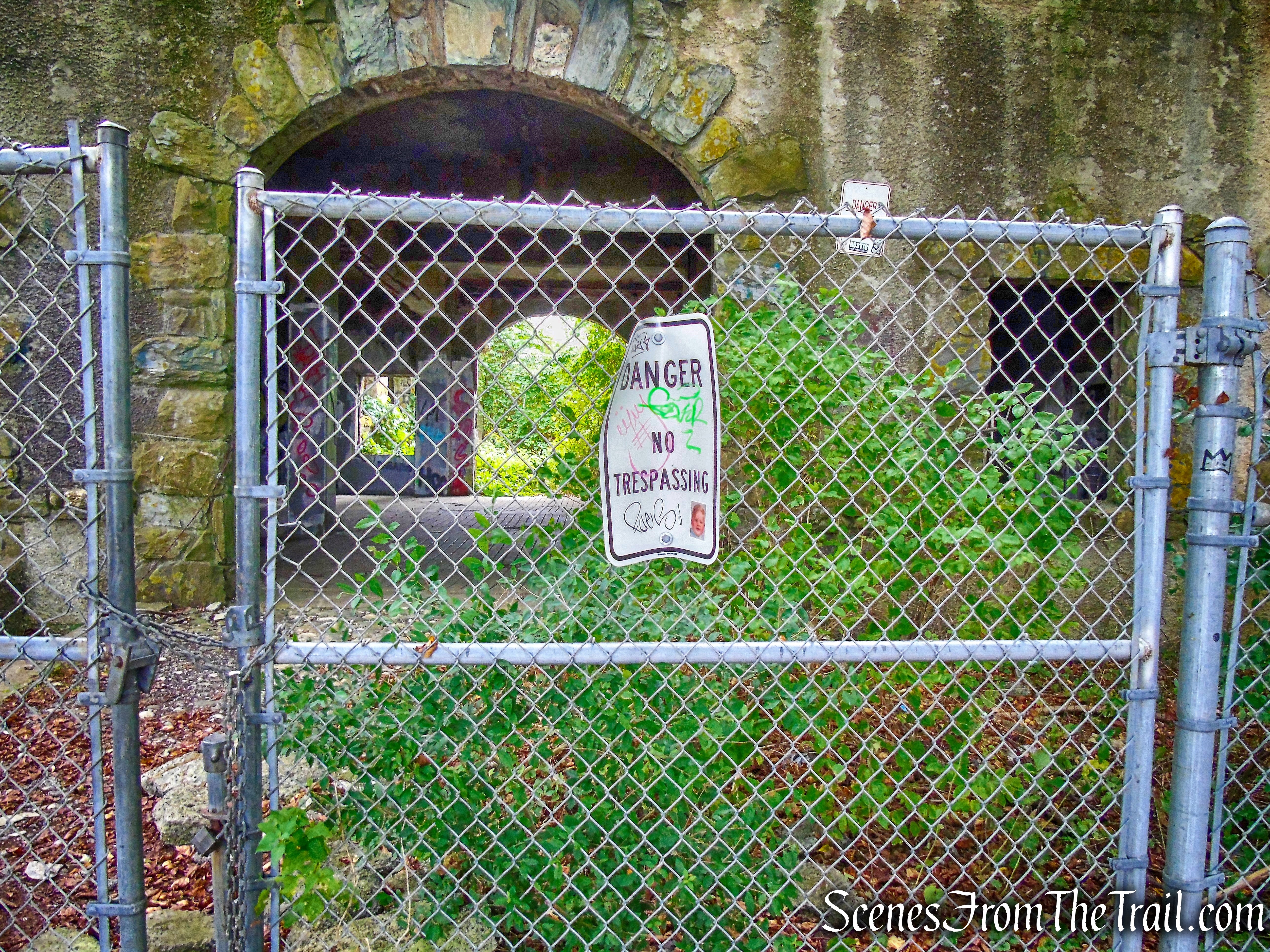 carriage house - Brenton Point State Park