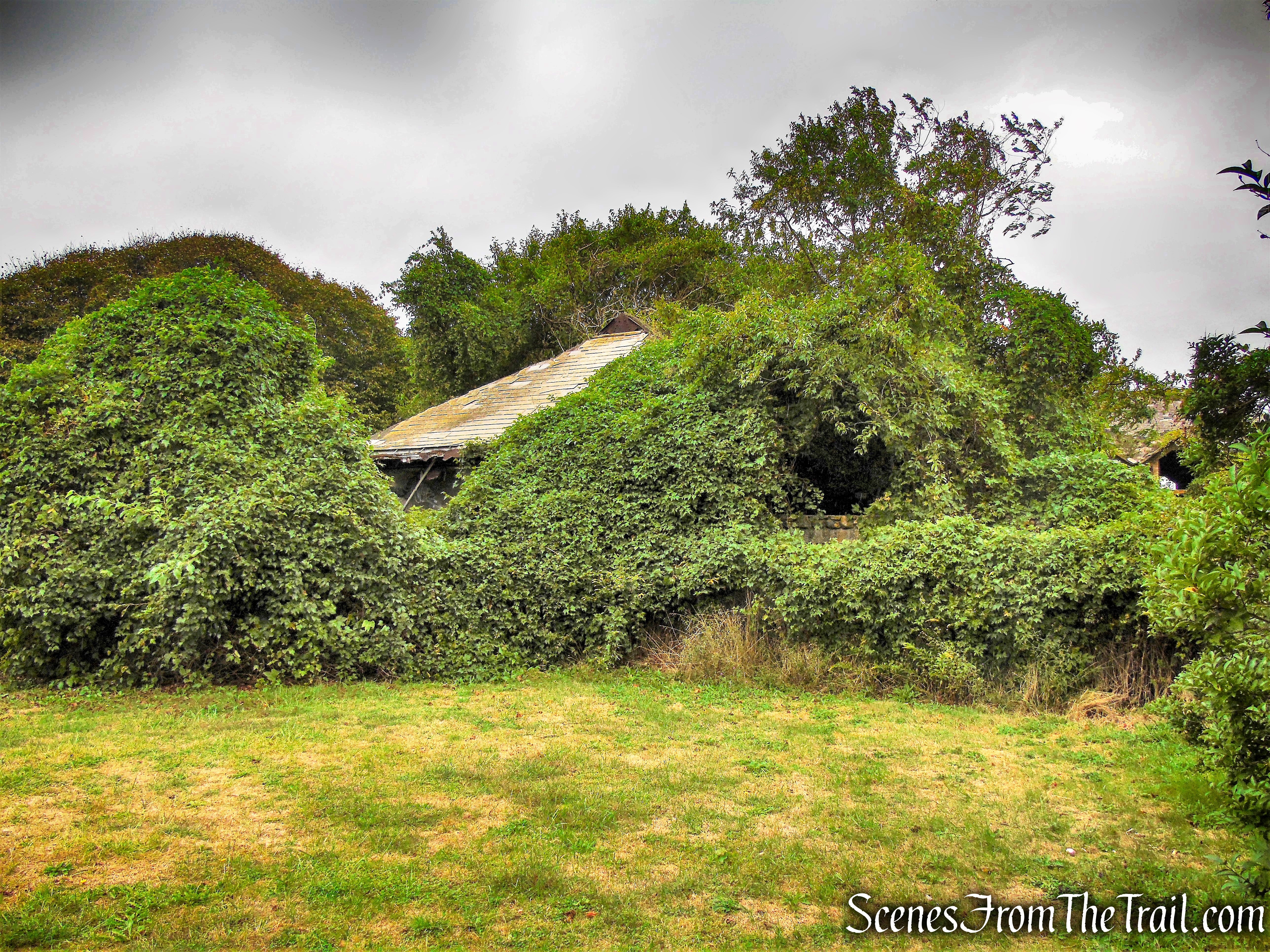 carriage house - Brenton Point State Park