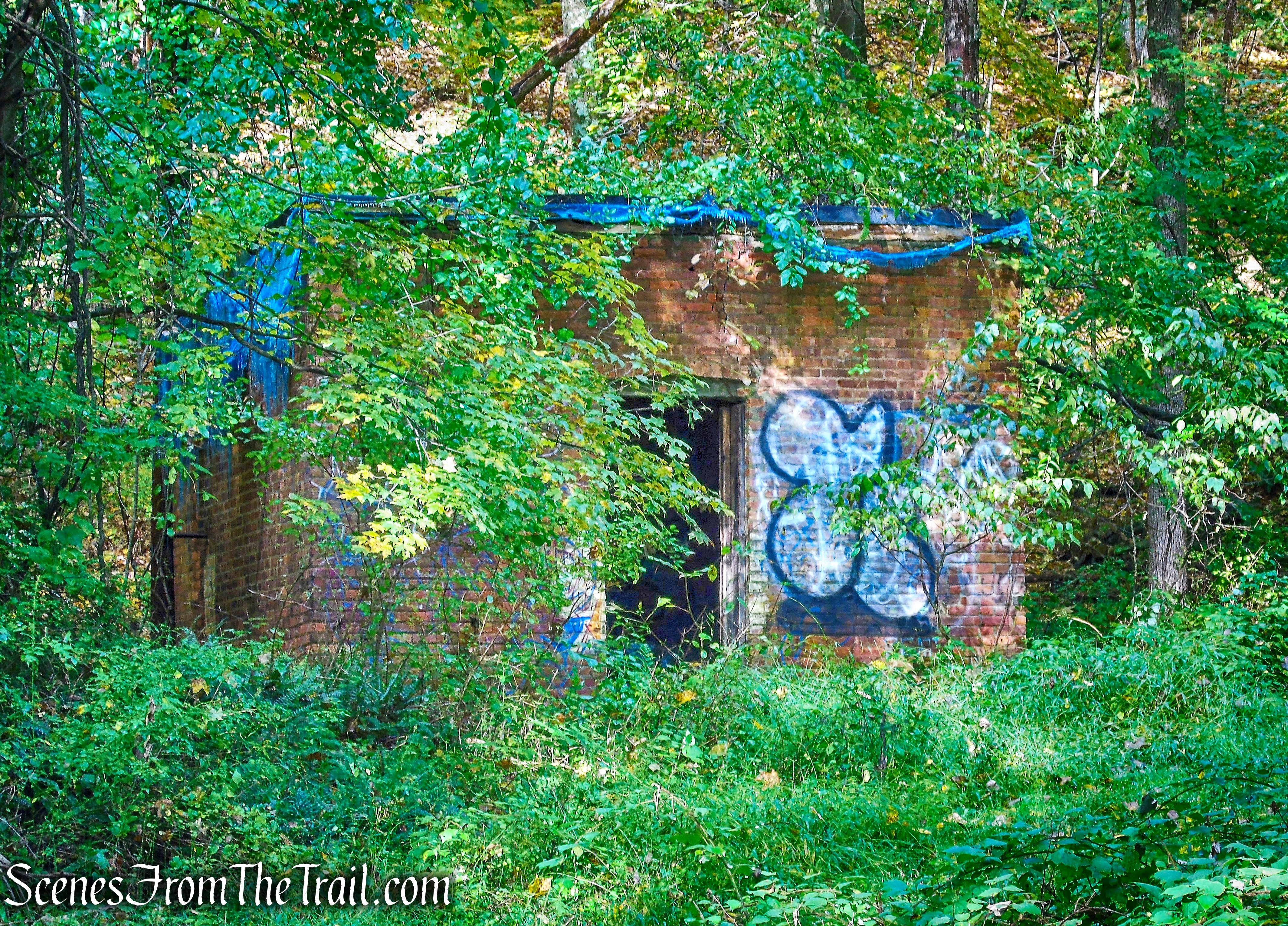 ruins - Joppenbergh Mountain Loop Trail
