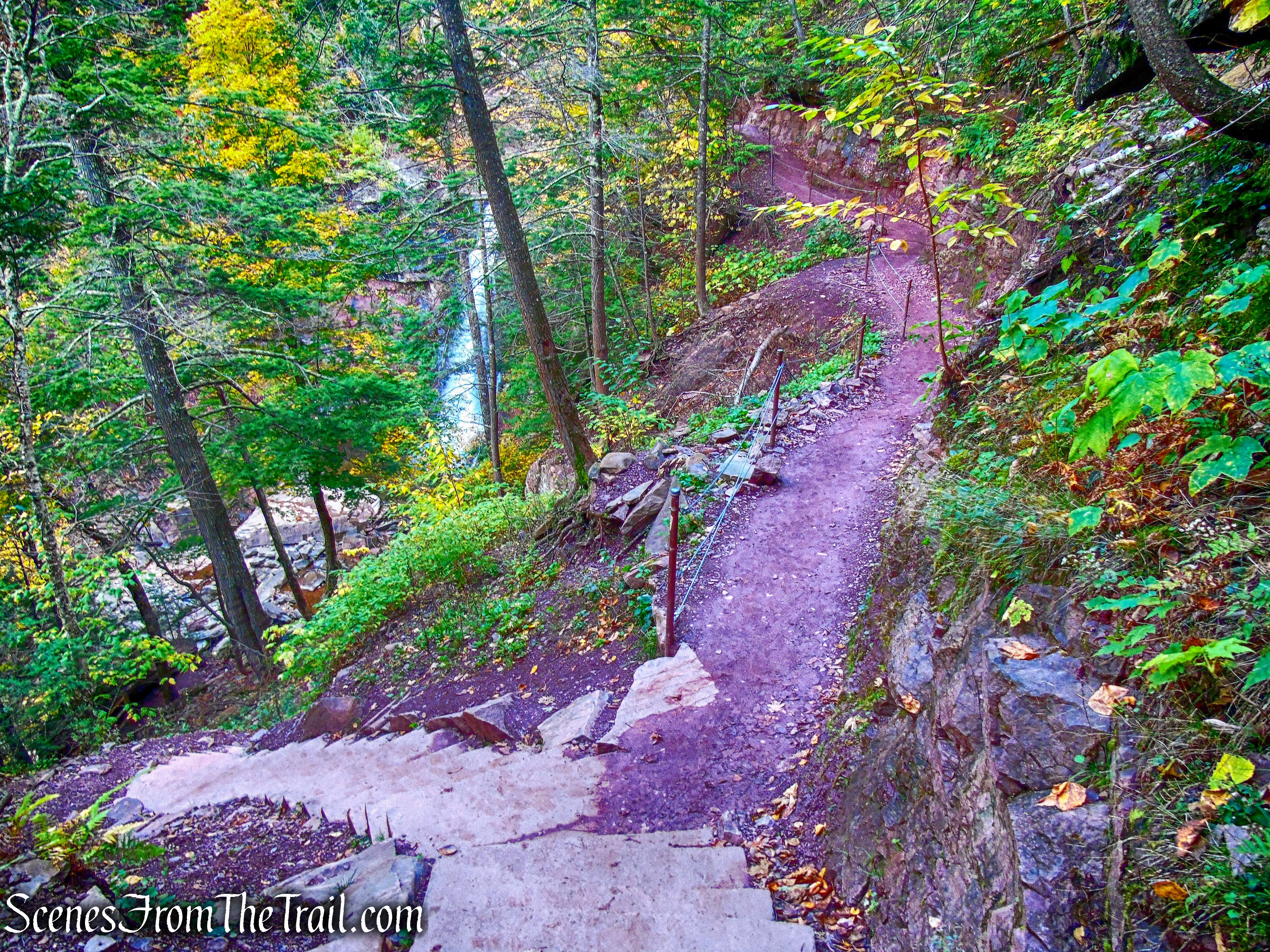 turn right onto middle falls trail