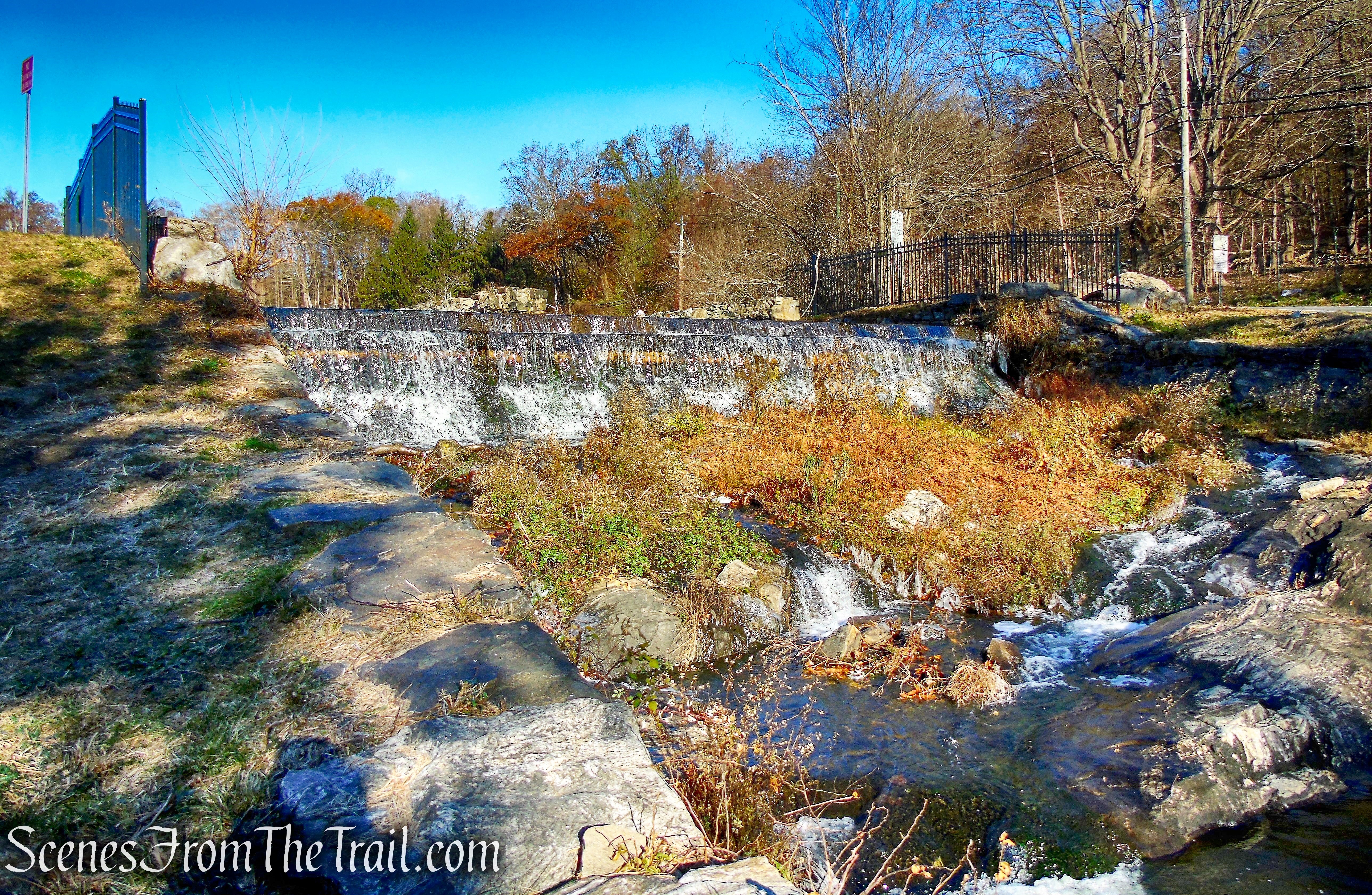 Tarrytown Lakes Extension Trail