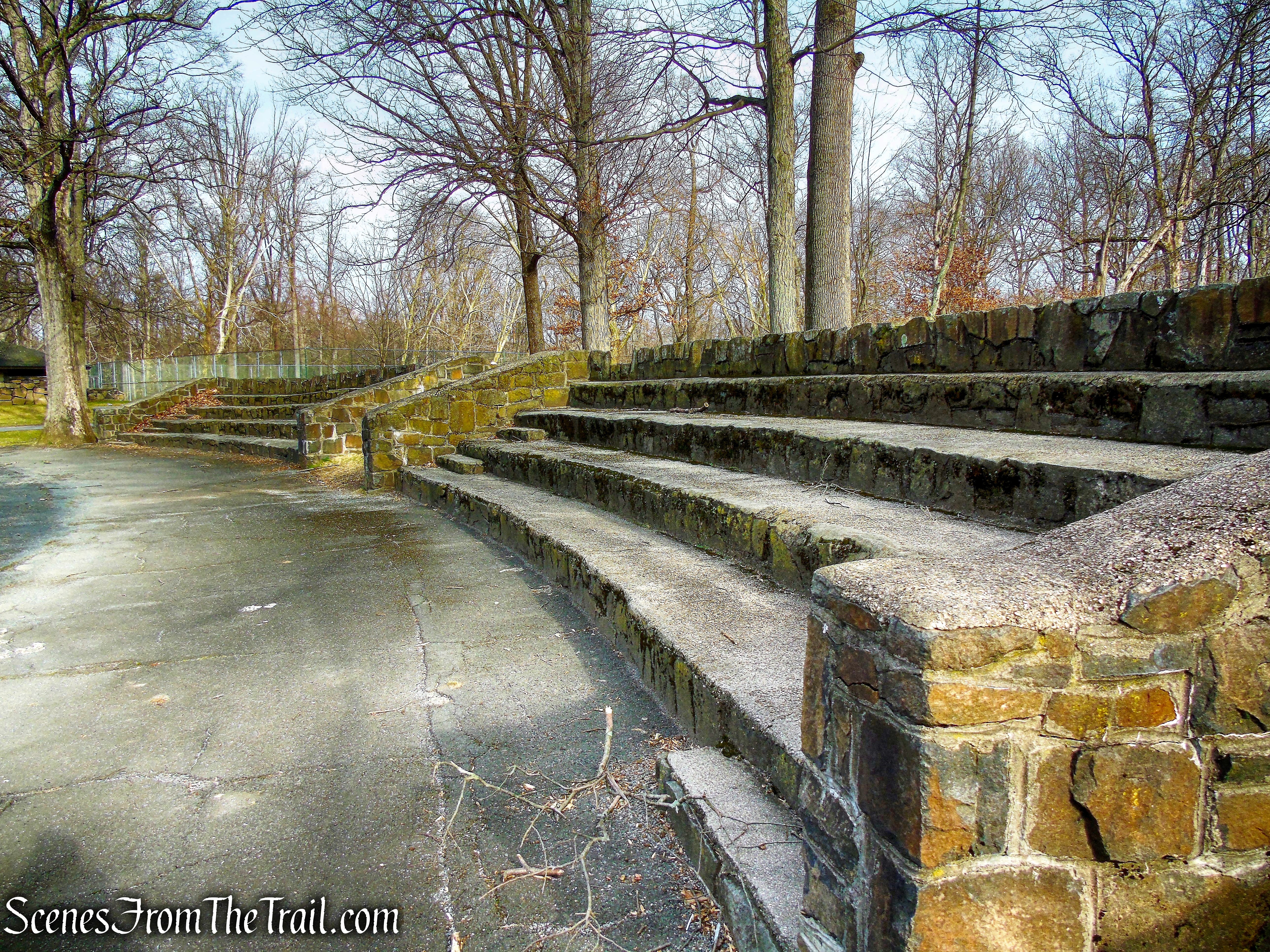 Tallman Mountain State Park