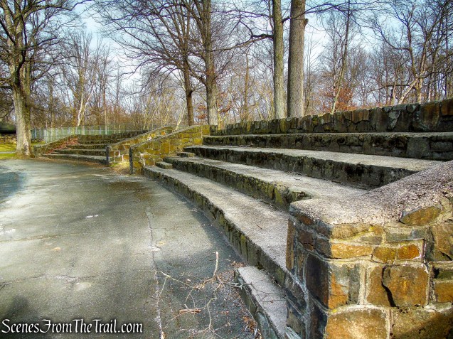 Tallman Mountain State Park