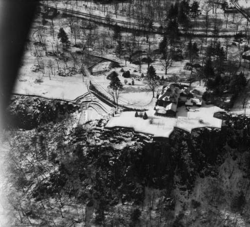 Image courtesy of the Robert Yarnall Richie Photograph Collection