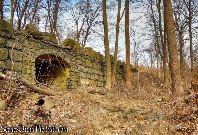 Closter Dock Trail turns left and joins the Long Path