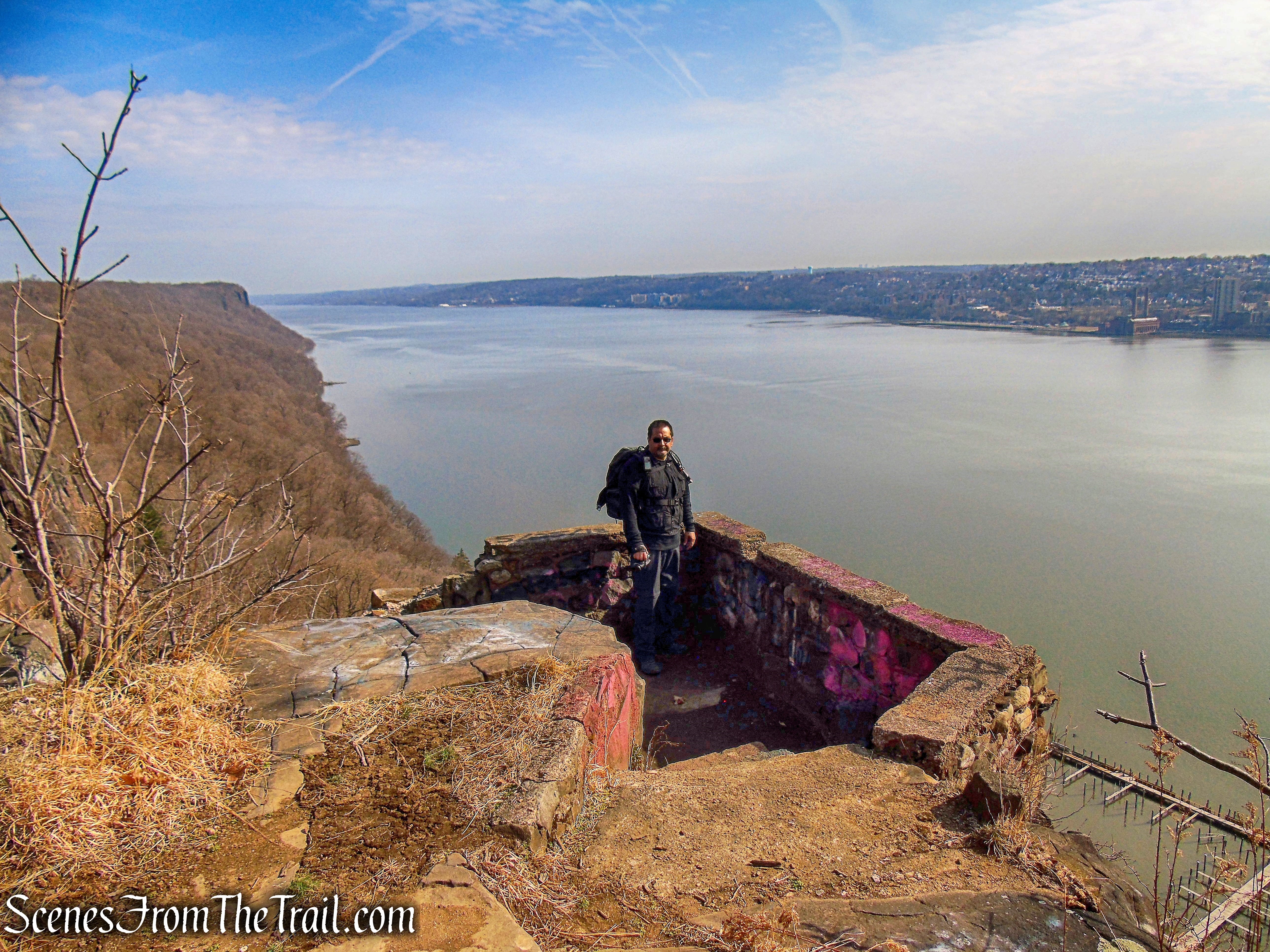 Zabriskie Ruins Loop from Alpine Boat Basin