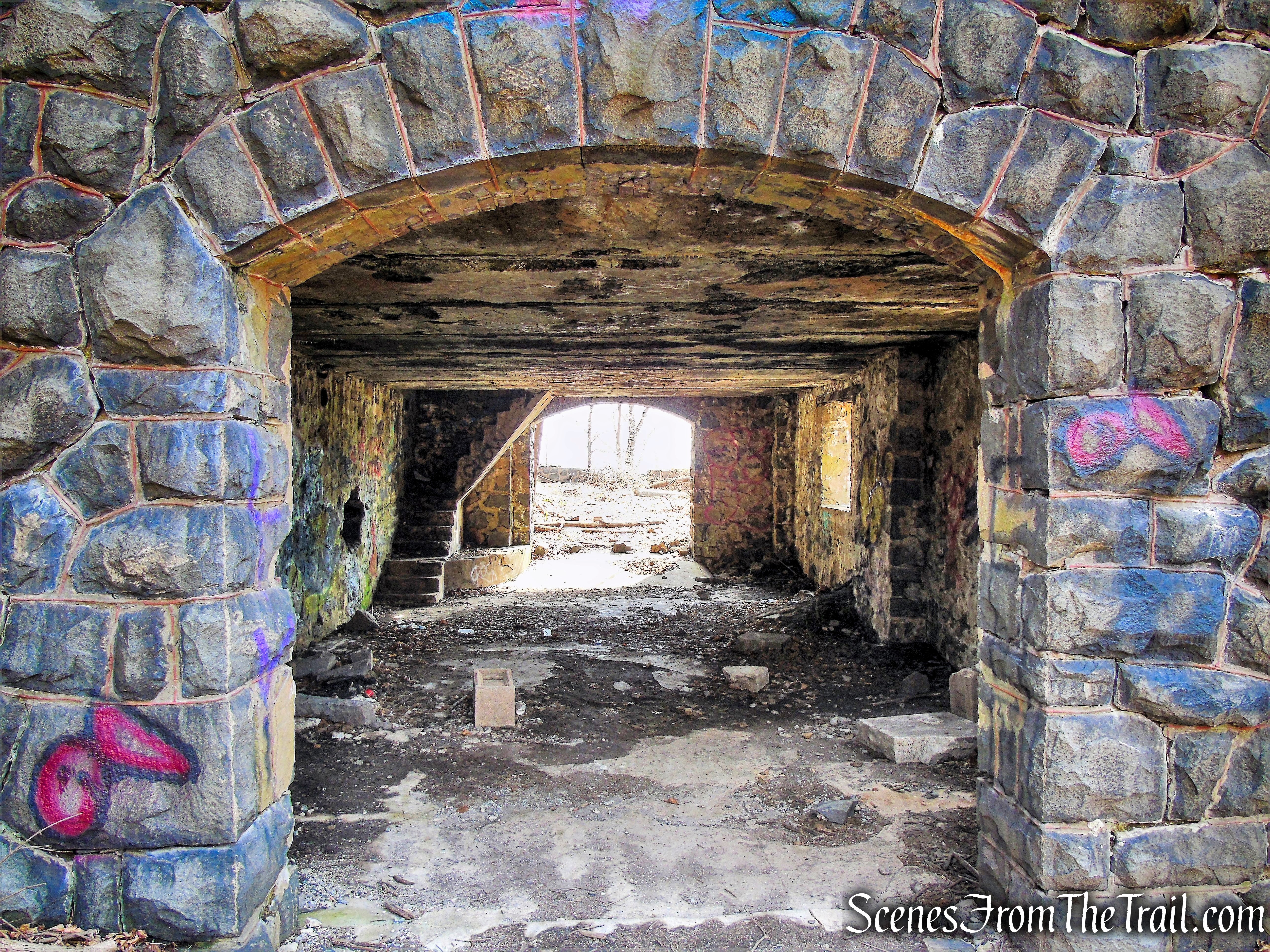 Zabriskie Ruins - Cliff Dale