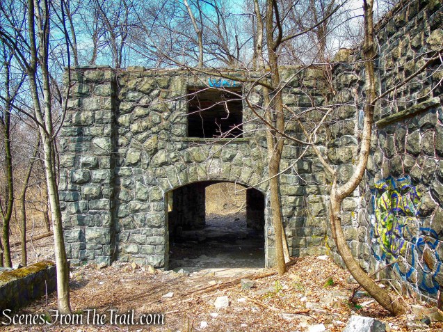 Zabriskie Ruins - Cliff Dale