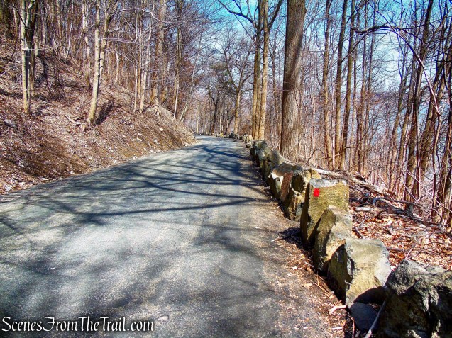 Huyler’s Landing Trail