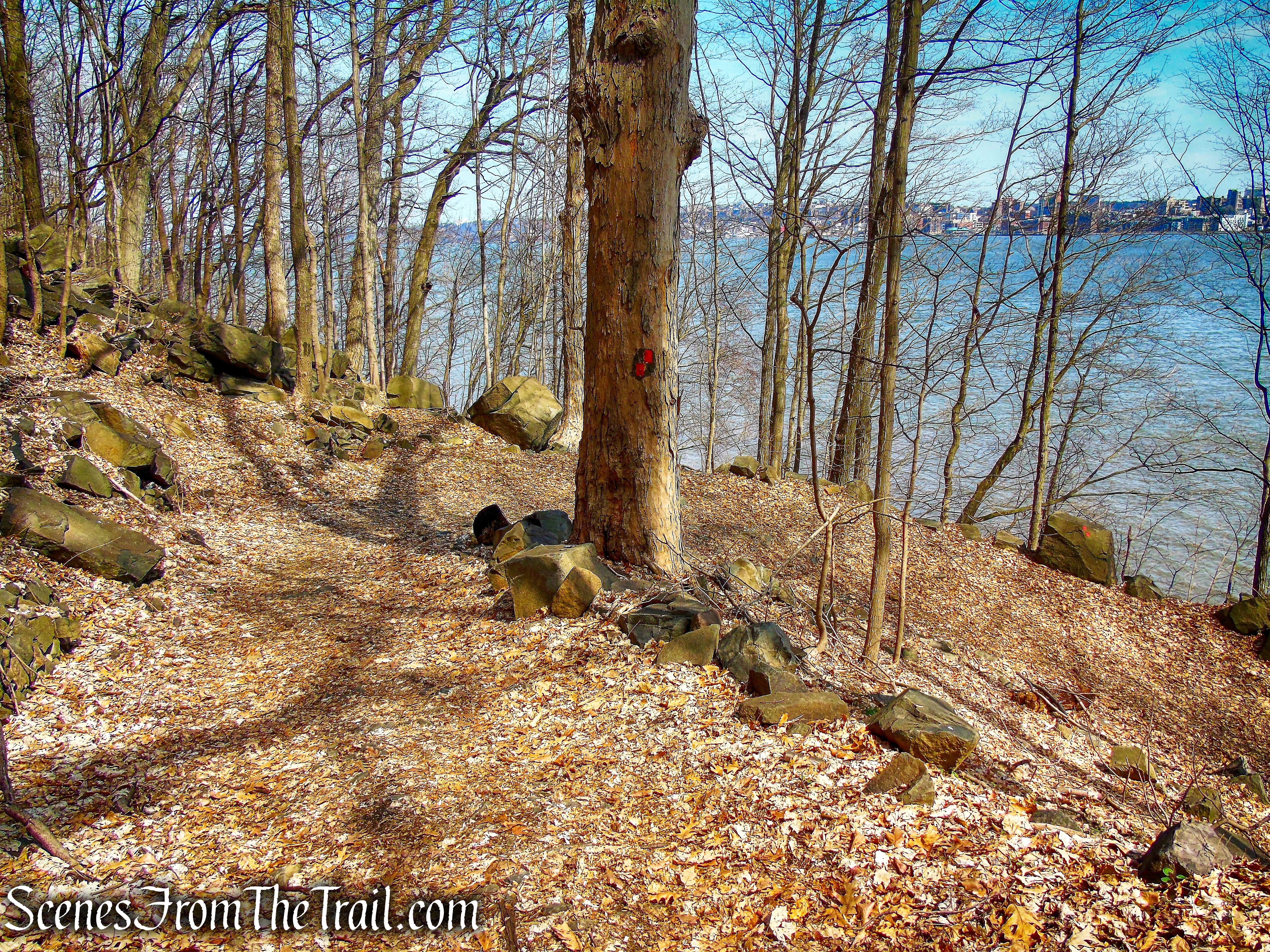 Huyler’s Landing Trail