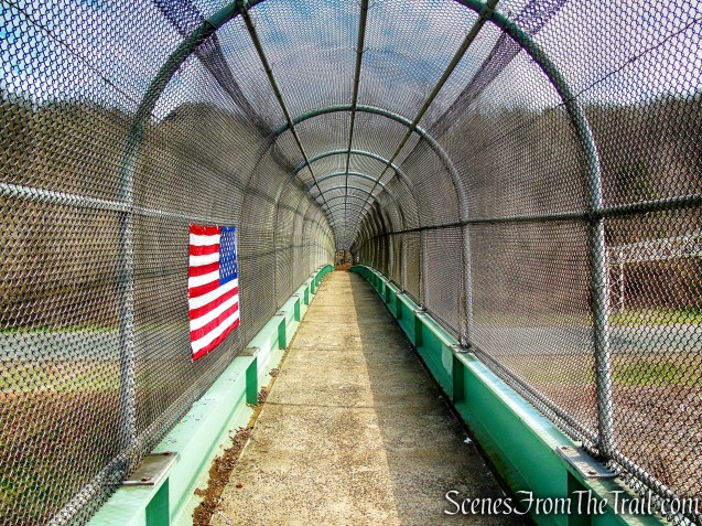 pedestrian bridge - White Trail - Hubbard Park