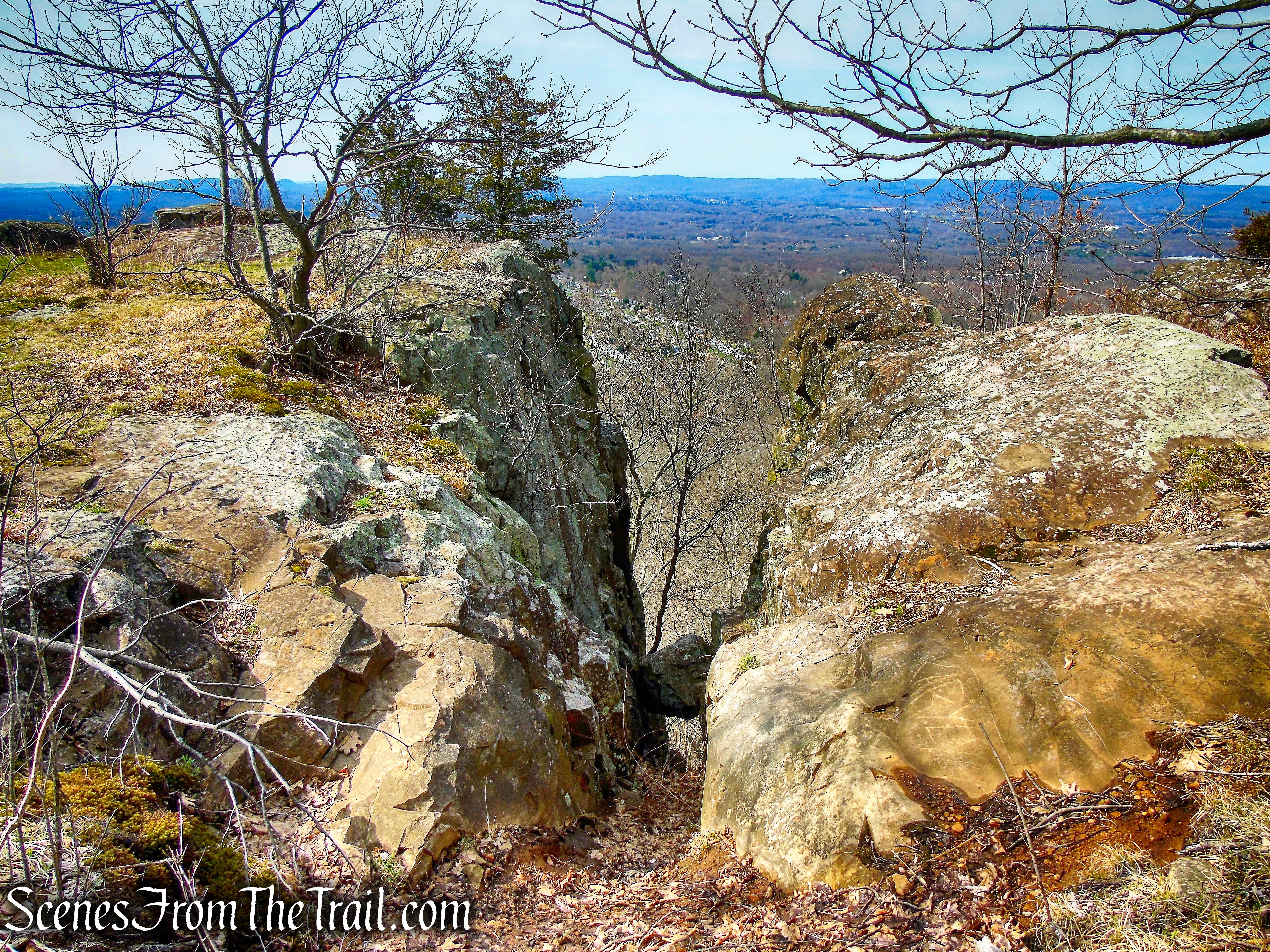 Metacomet Trail - Hubbard Park