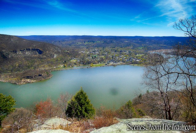 view southeast from Howell Trail