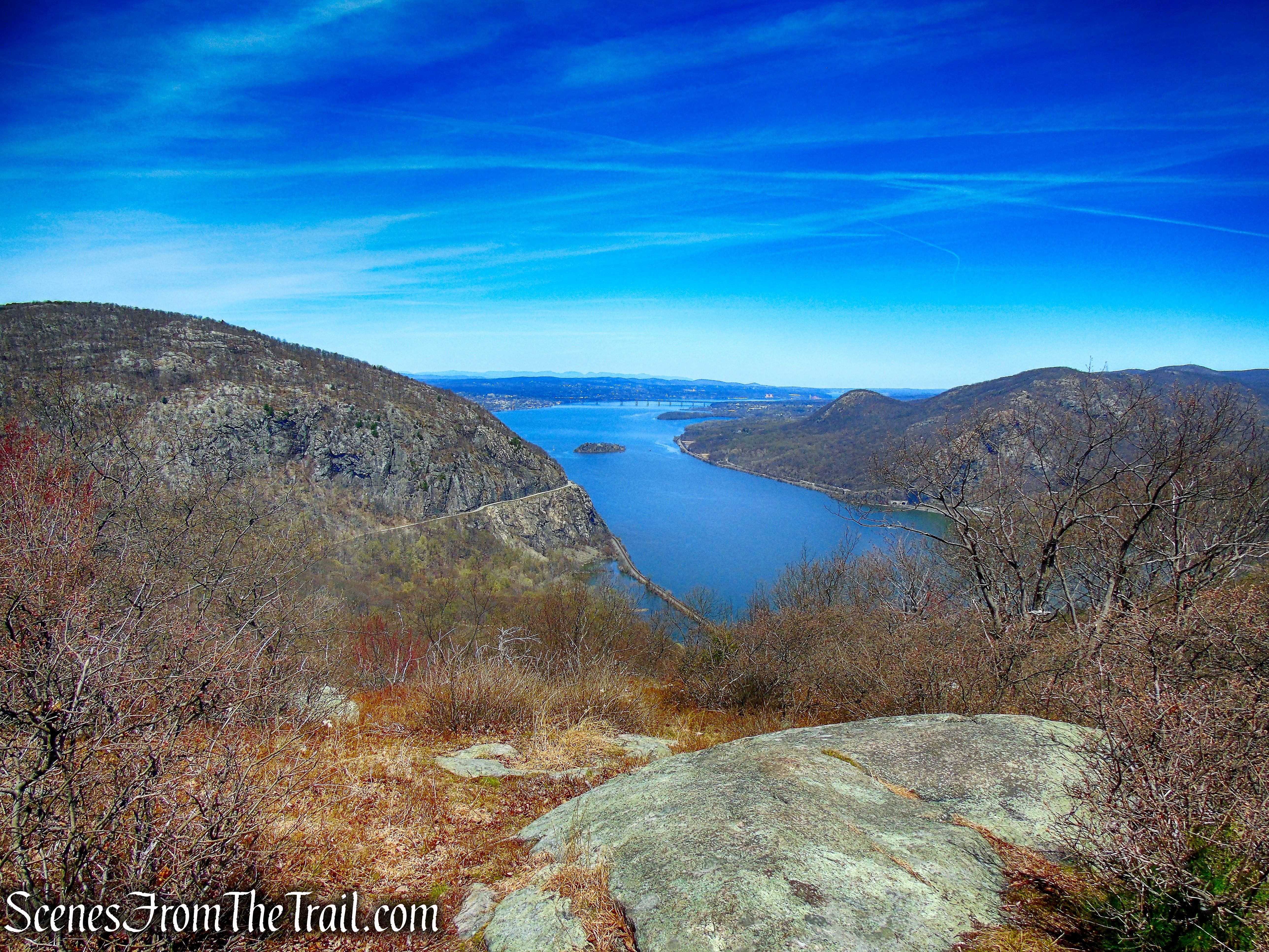 view north from Howell Trail