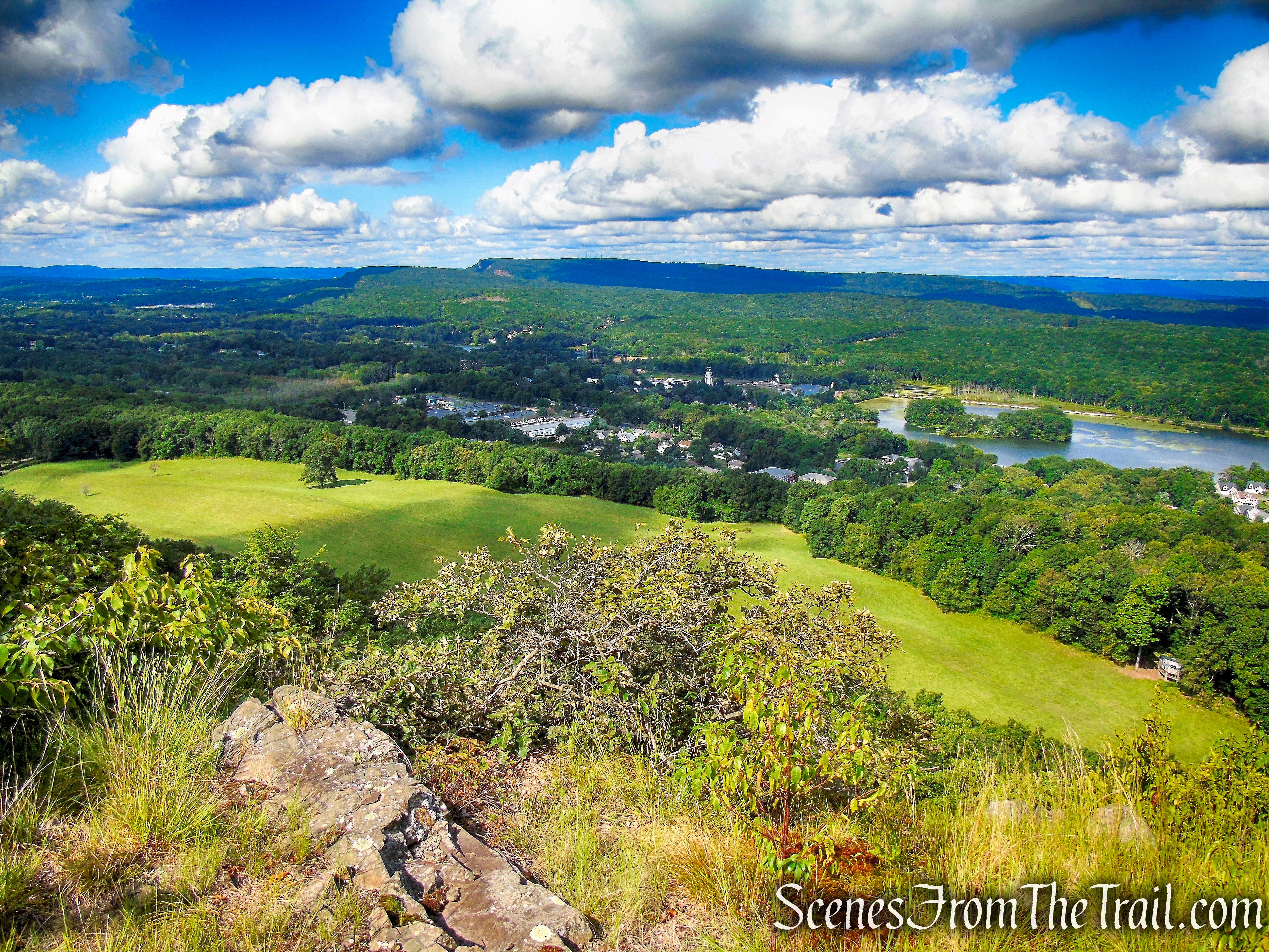 Mattabesett Trail - Mount Lamentation