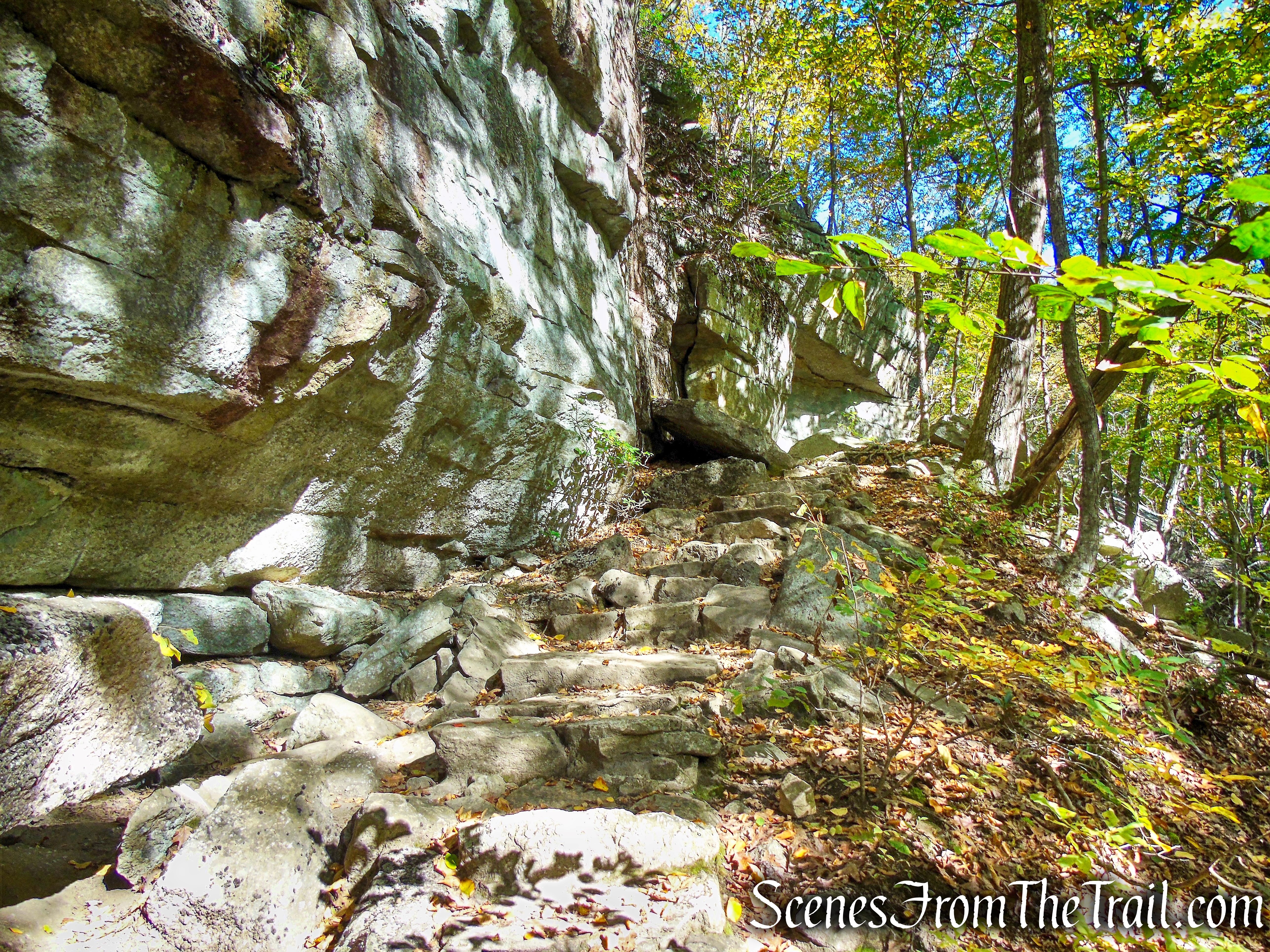 Ice Caves Loop Trail - Sam's Point Preserve