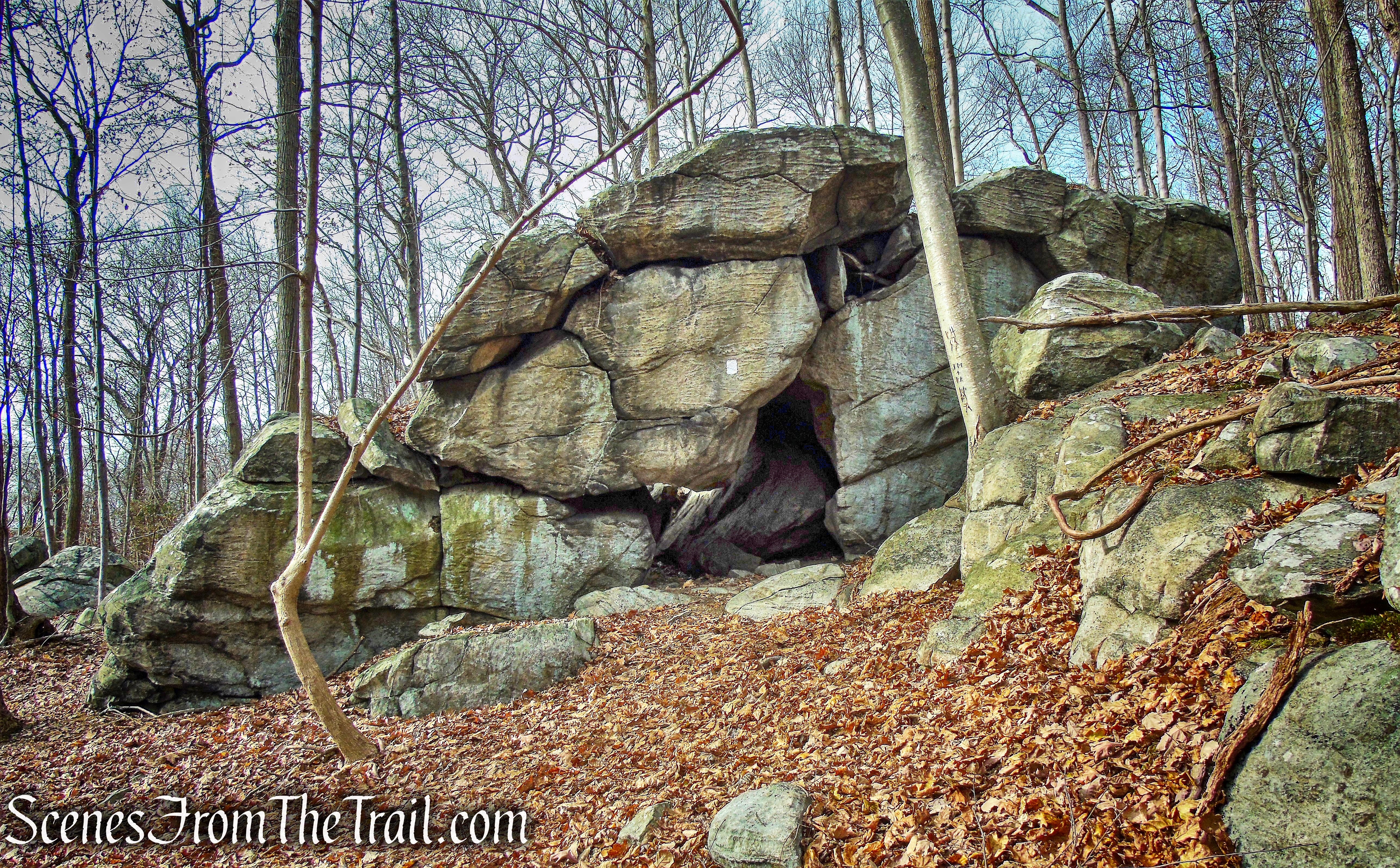 Cave Tunnel - White Trail - Silas Condict County Park