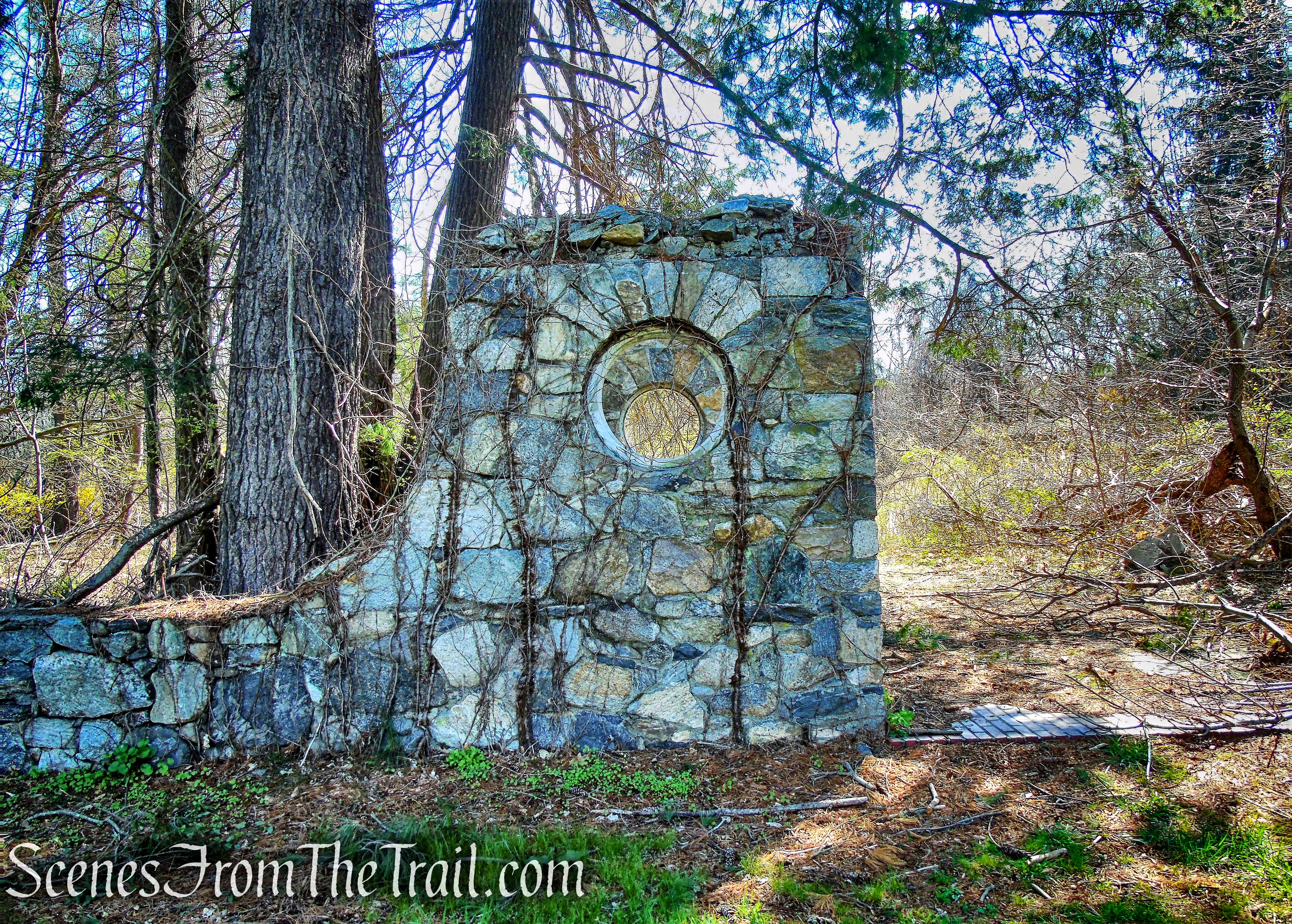 changing rooms ruins - French Hill Section