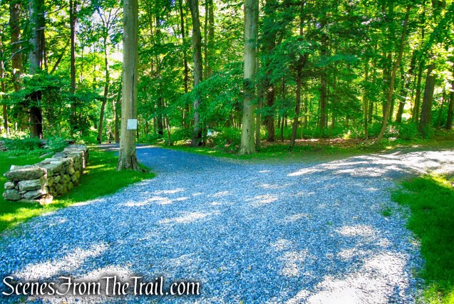 bear left - Glebe Trail - St. Matthew's Church Woodlands