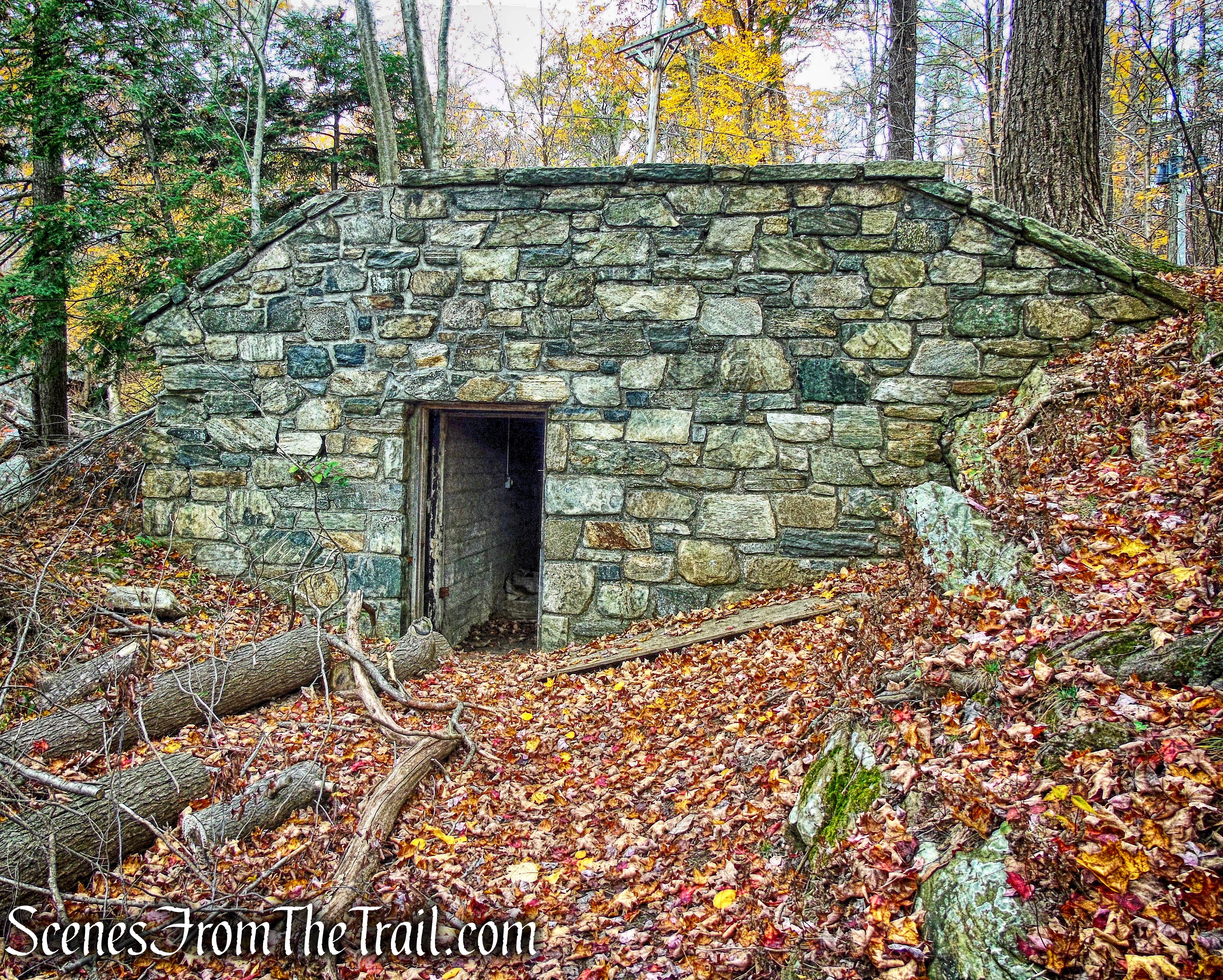 pumphouse ruins - Pelton Pond