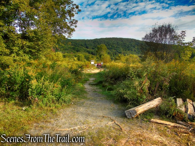 trailhead - Macricostas Preserve