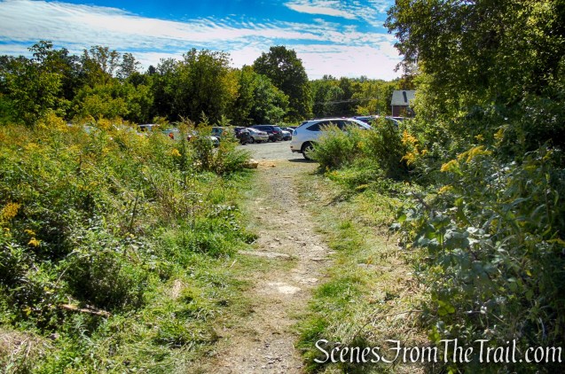 trailhead - Macricostas Preserve