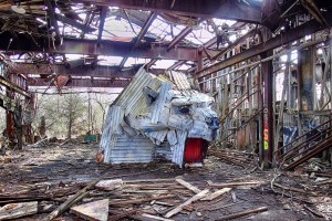 Polar Bear sculpture - Cedar Hill Rail Yard