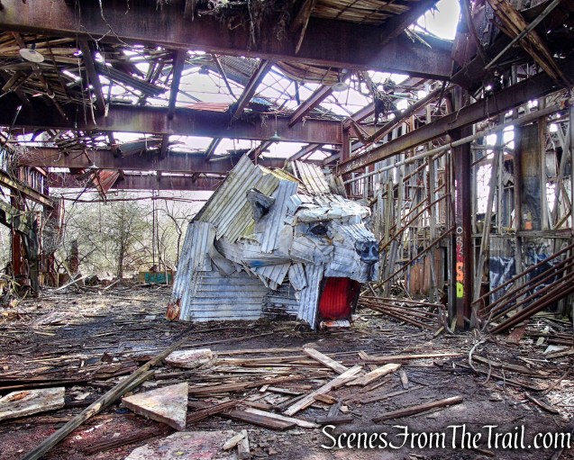 Polar Bear sculpture - Cedar Hill Rail Yard