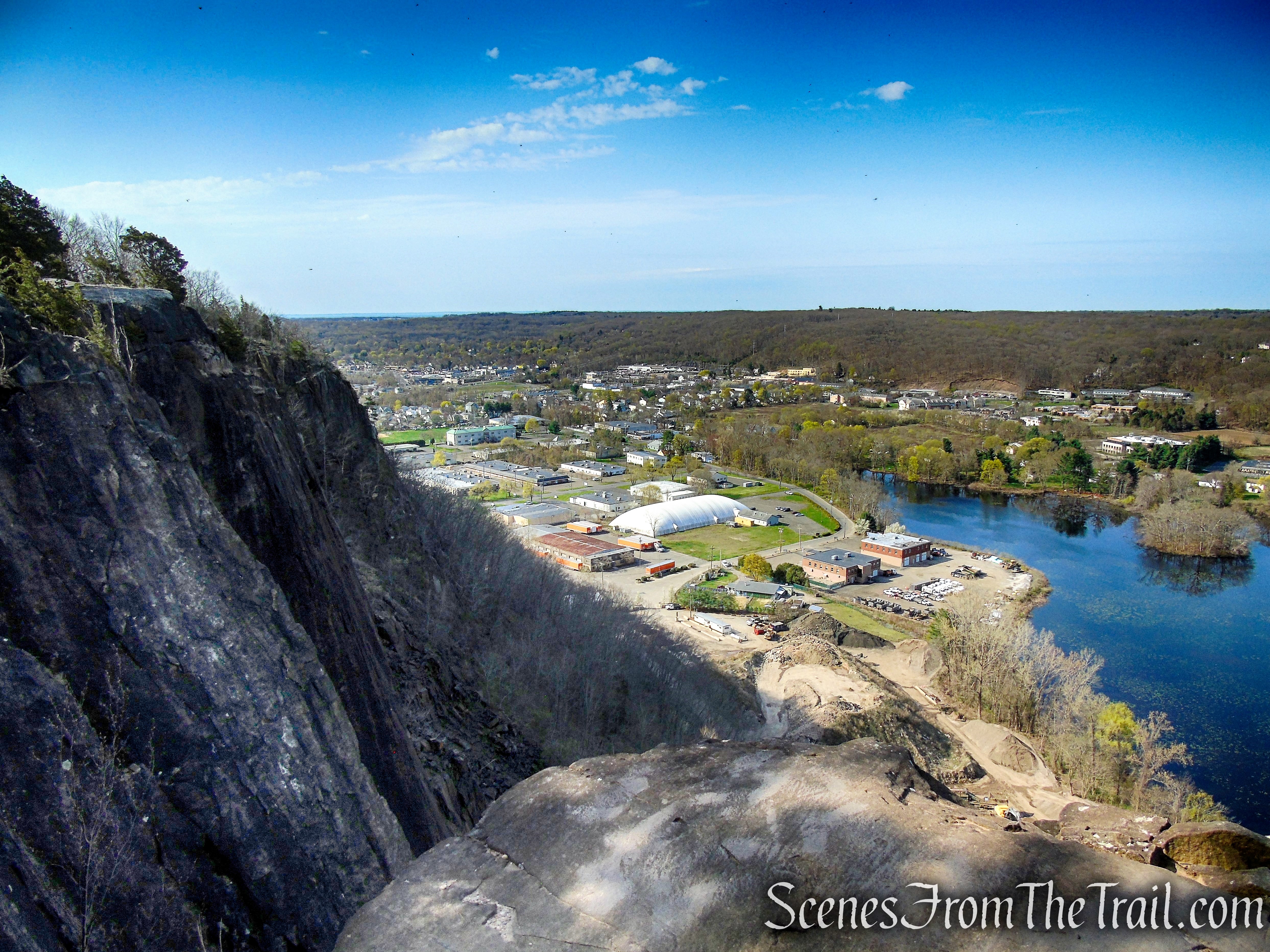 Konolds Pond Overlook - West Rock Ridge State Park