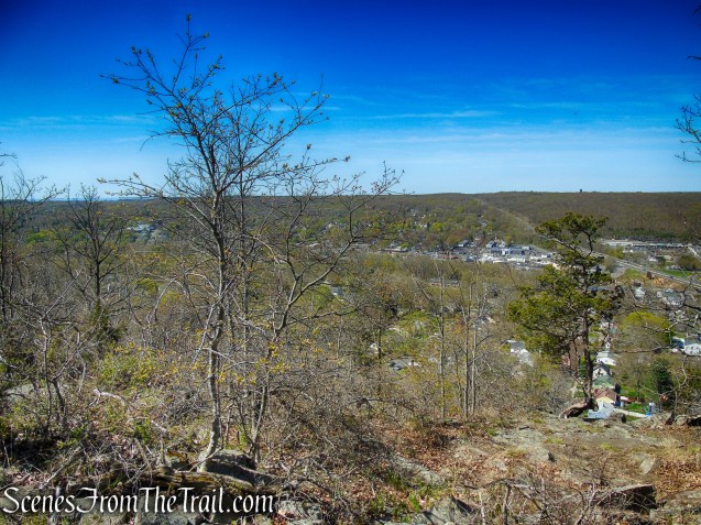 Regicides Trail - West Rock Ridge State Park