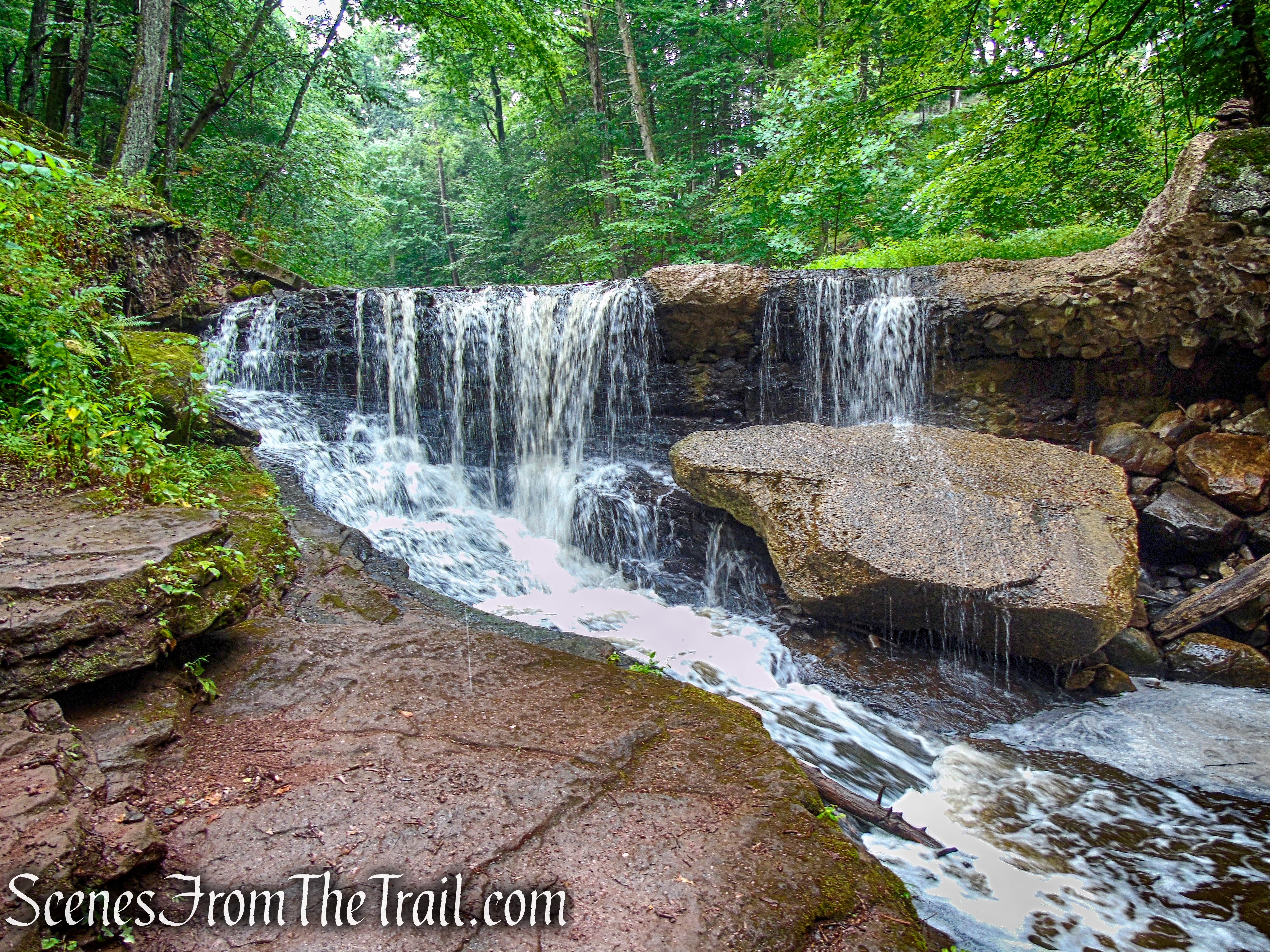 Crum Creek cascade - Kennedy Dells County Park