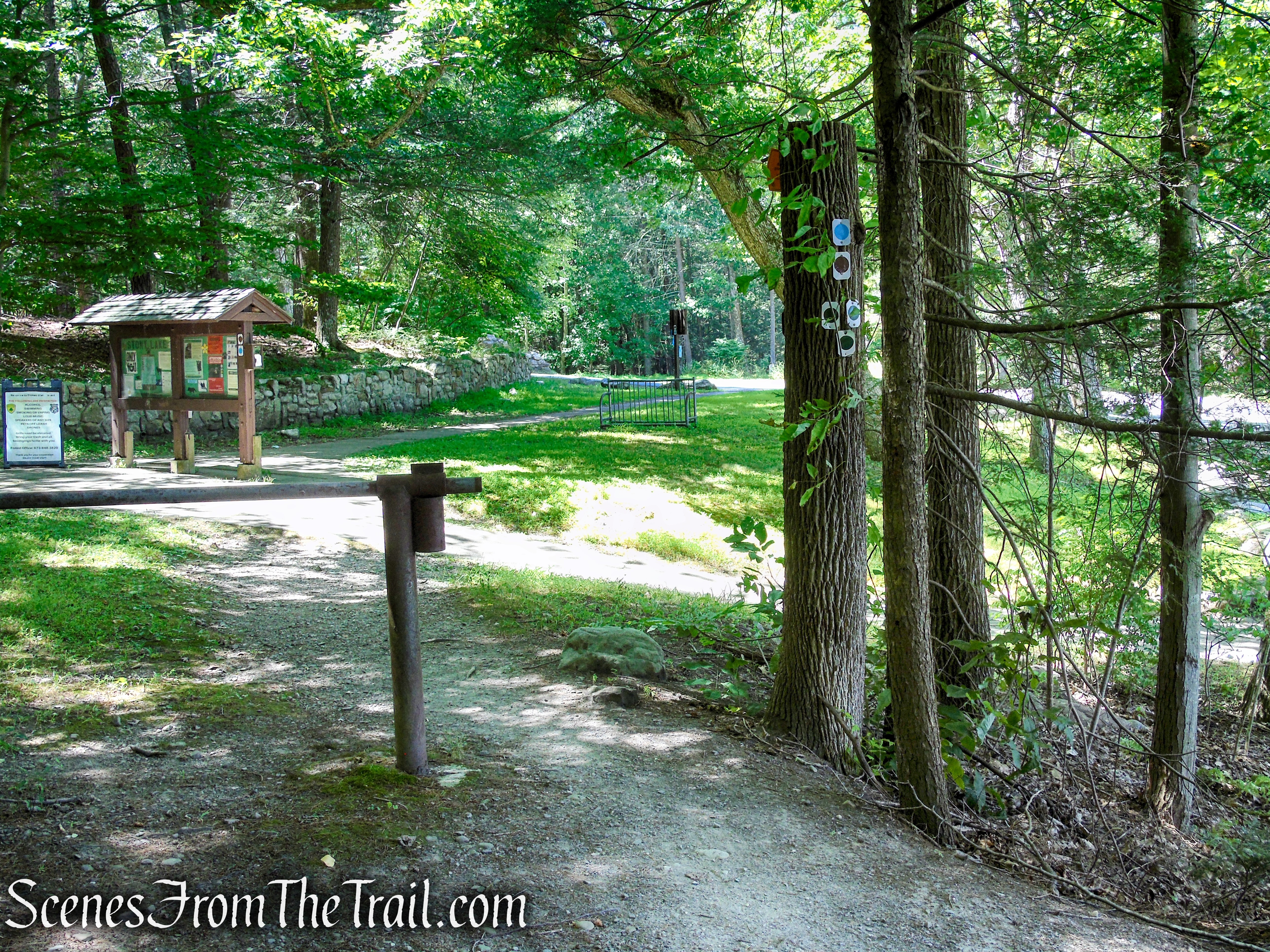 Stony Lake Trailhead - Stokes State Forest